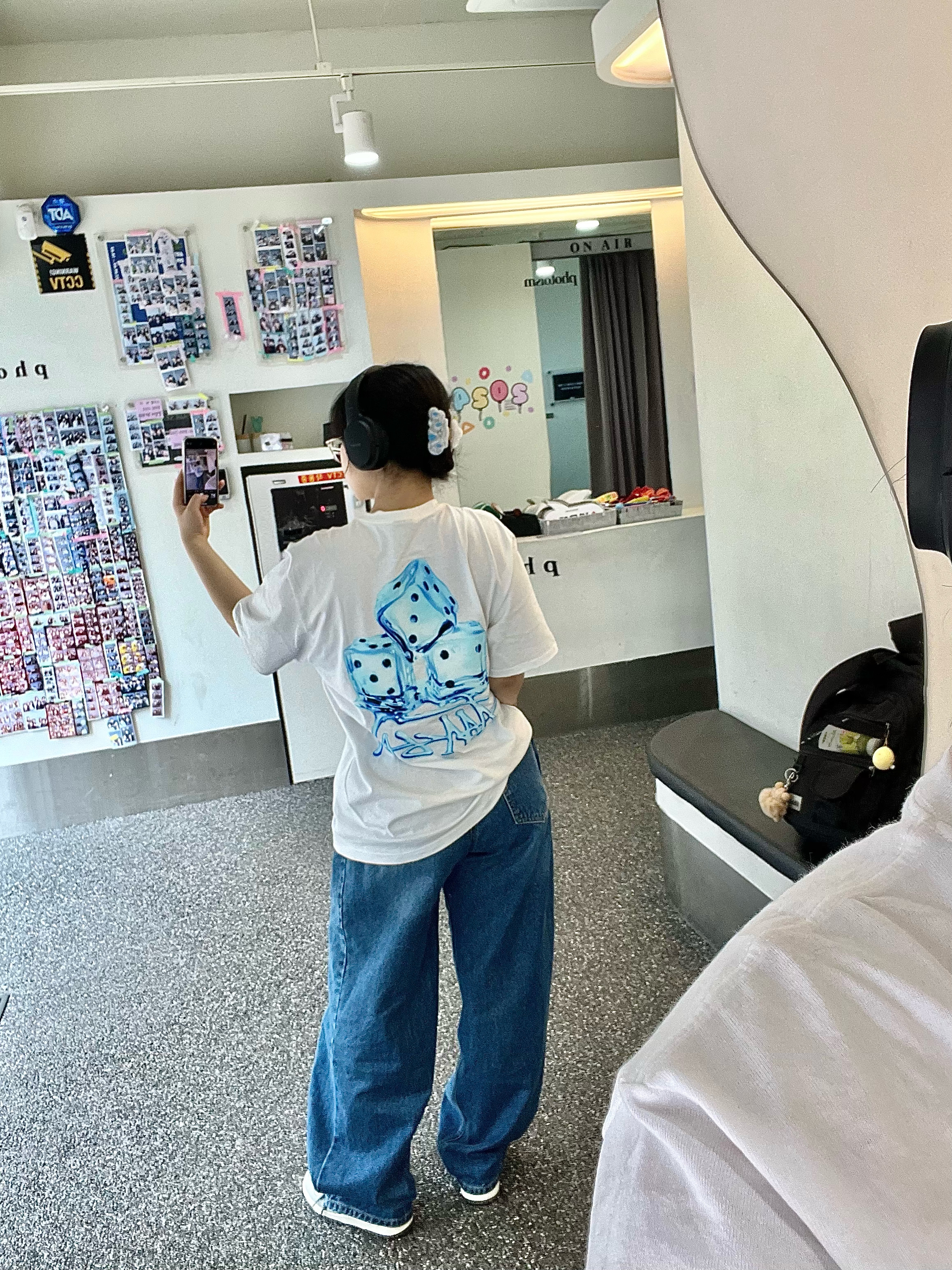 Stussy Melted T-Shirt White 착용 스타일