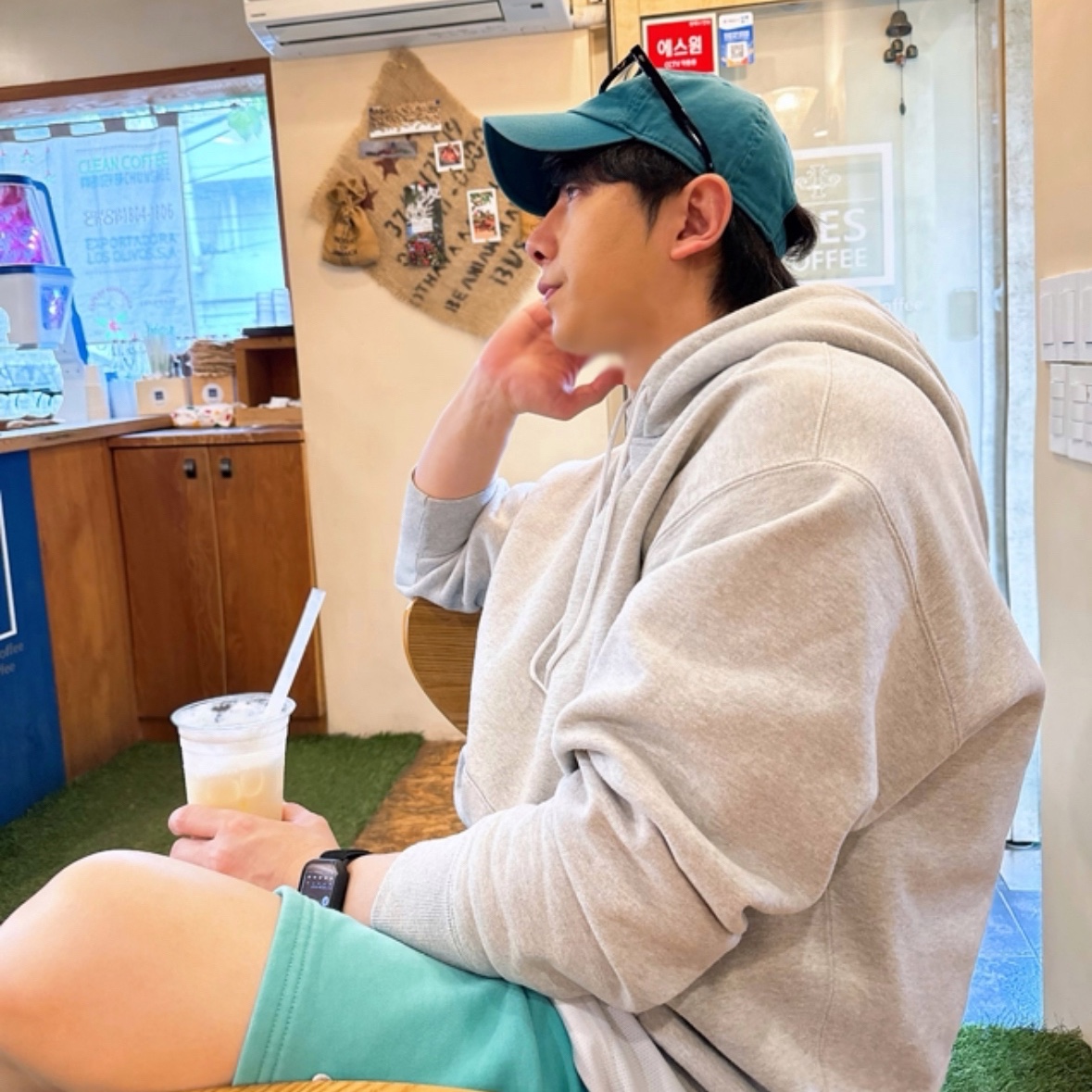 Nike NRG Solo Swoosh Fleece Hoodie Grey Heather - Asia, Nike NRG Solo Swoosh Fleece Shorts Washed Teal - Asia 착용 스타일
