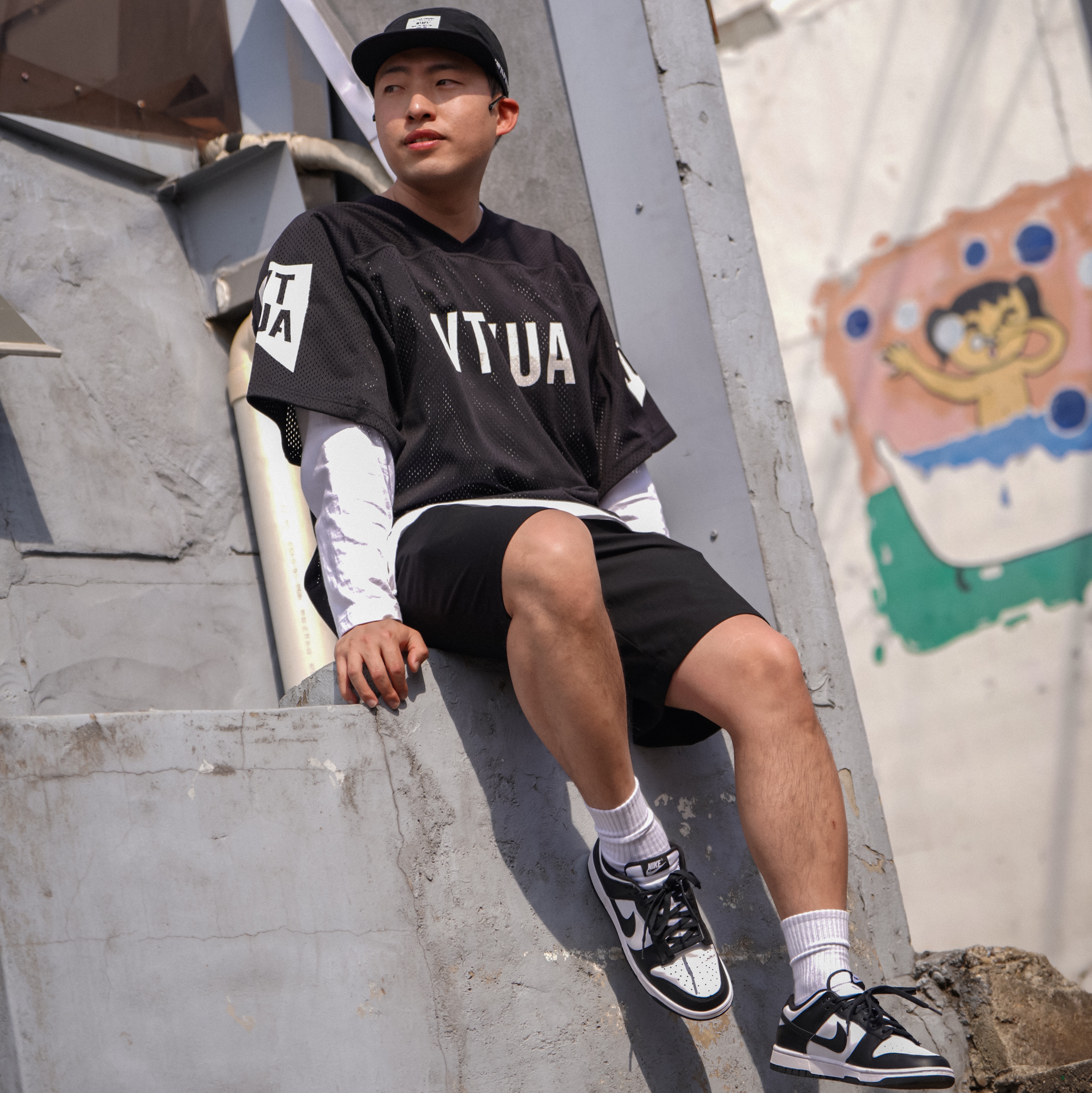 Nike Dunk Low Retro Black 착용 스타일 - 2