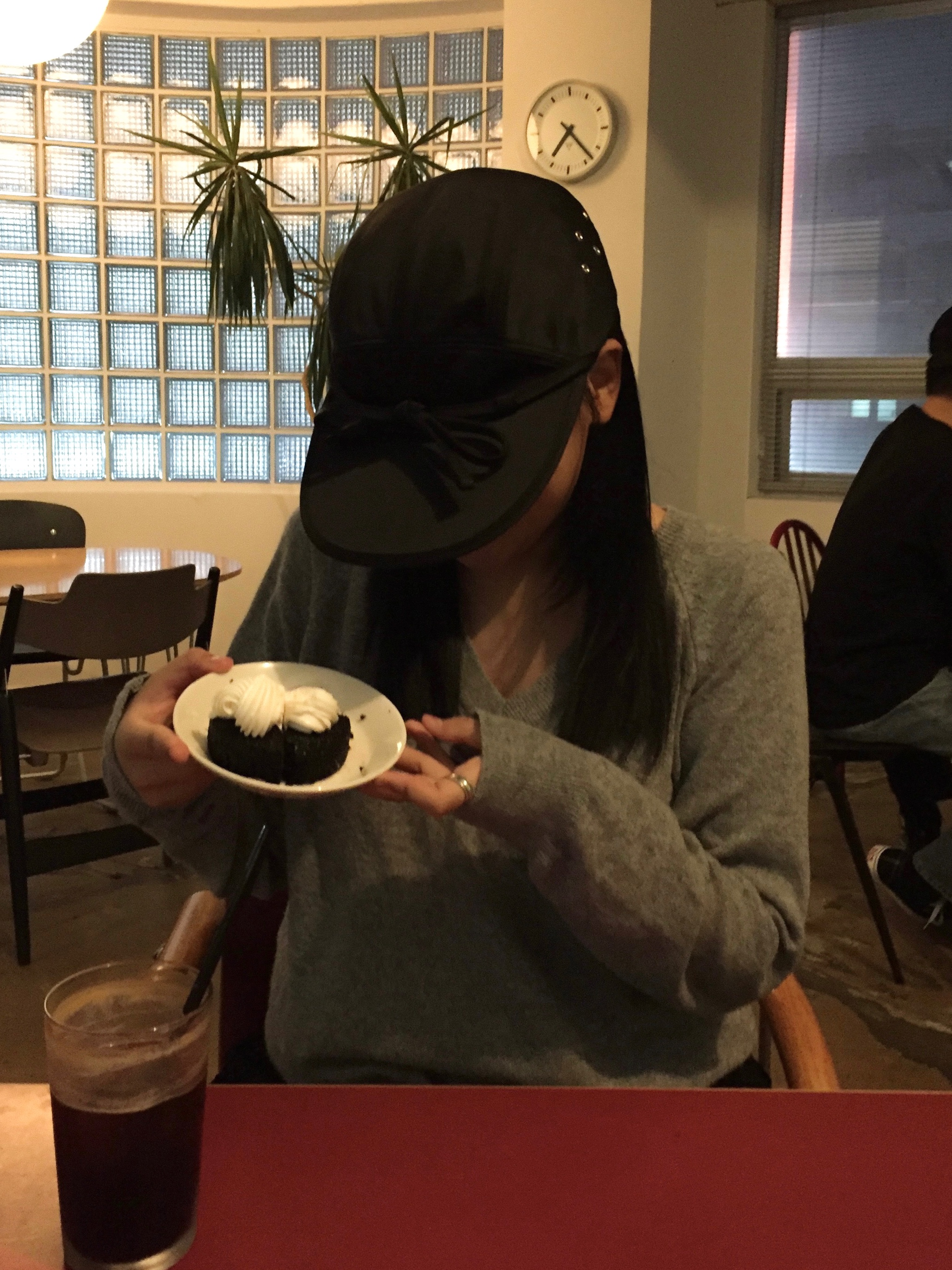 YOUCHE QS Duck Cap Black 착용 스타일 - 2