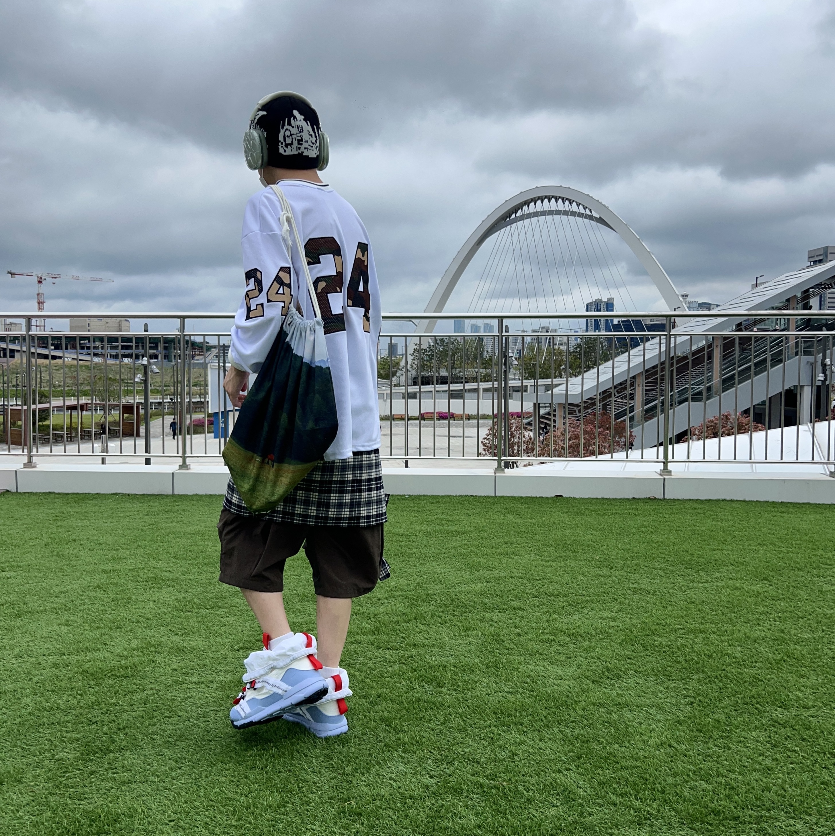 Nike x Tom Sachs Mars Yard Overshoe 3.0, Test Artifact Era Origin Max 001x Clear 착용 스타일 - 5