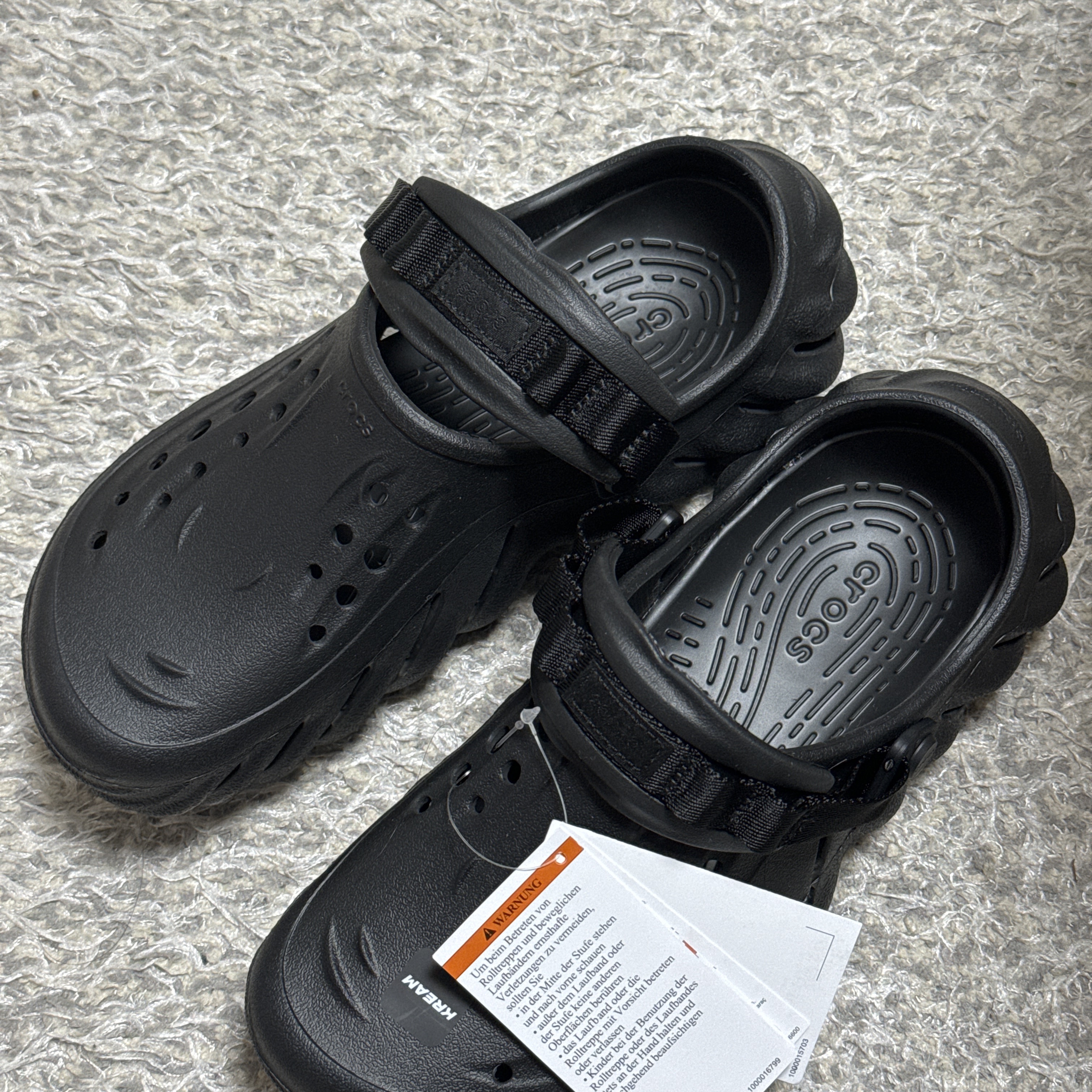 Crocs Echo Clog Black 착용 스타일