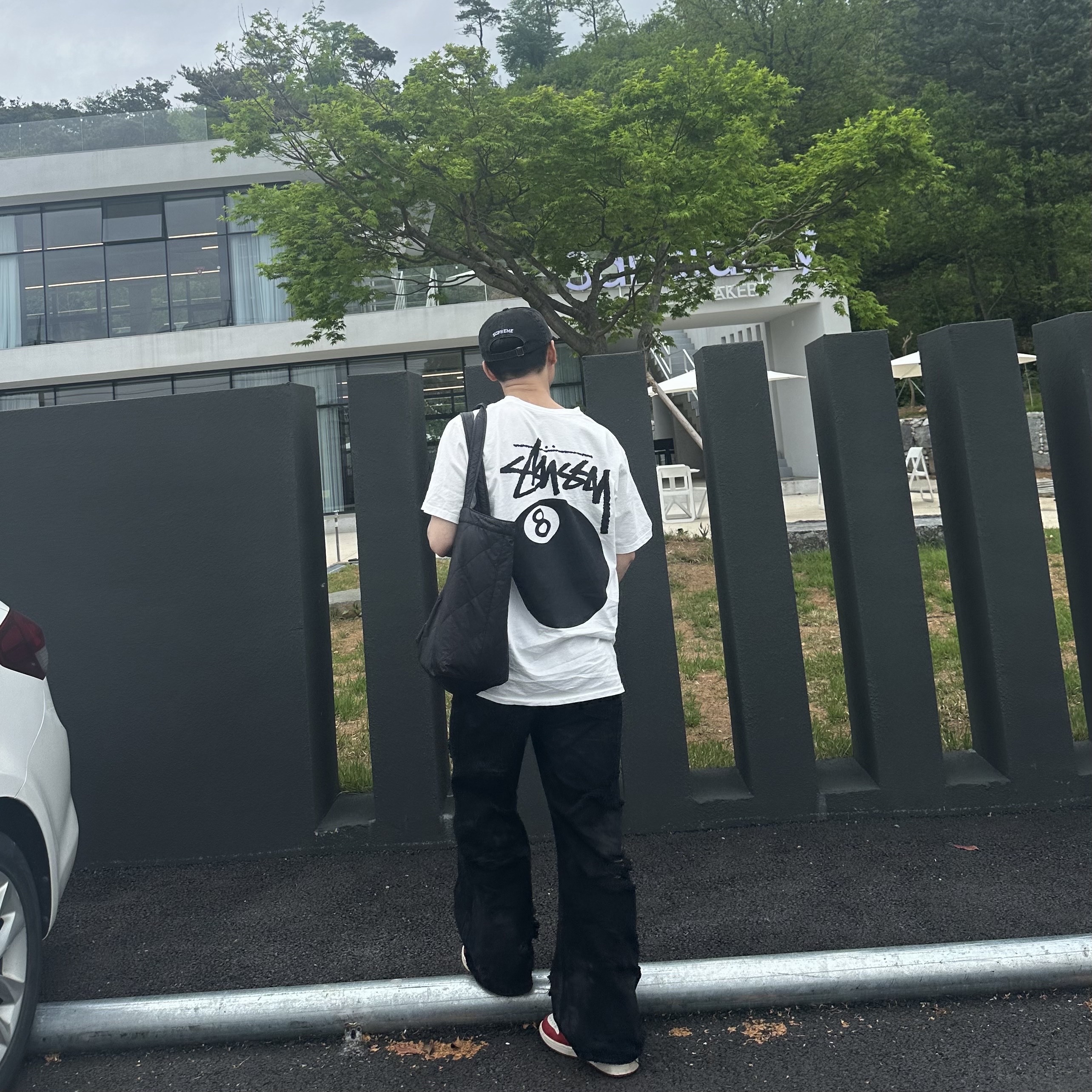 Jordan 1 Retro High OG Chicago 2022, Stussy 8 Ball Pigment Dyed T-Shirt Natural 착용 스타일 - 2
