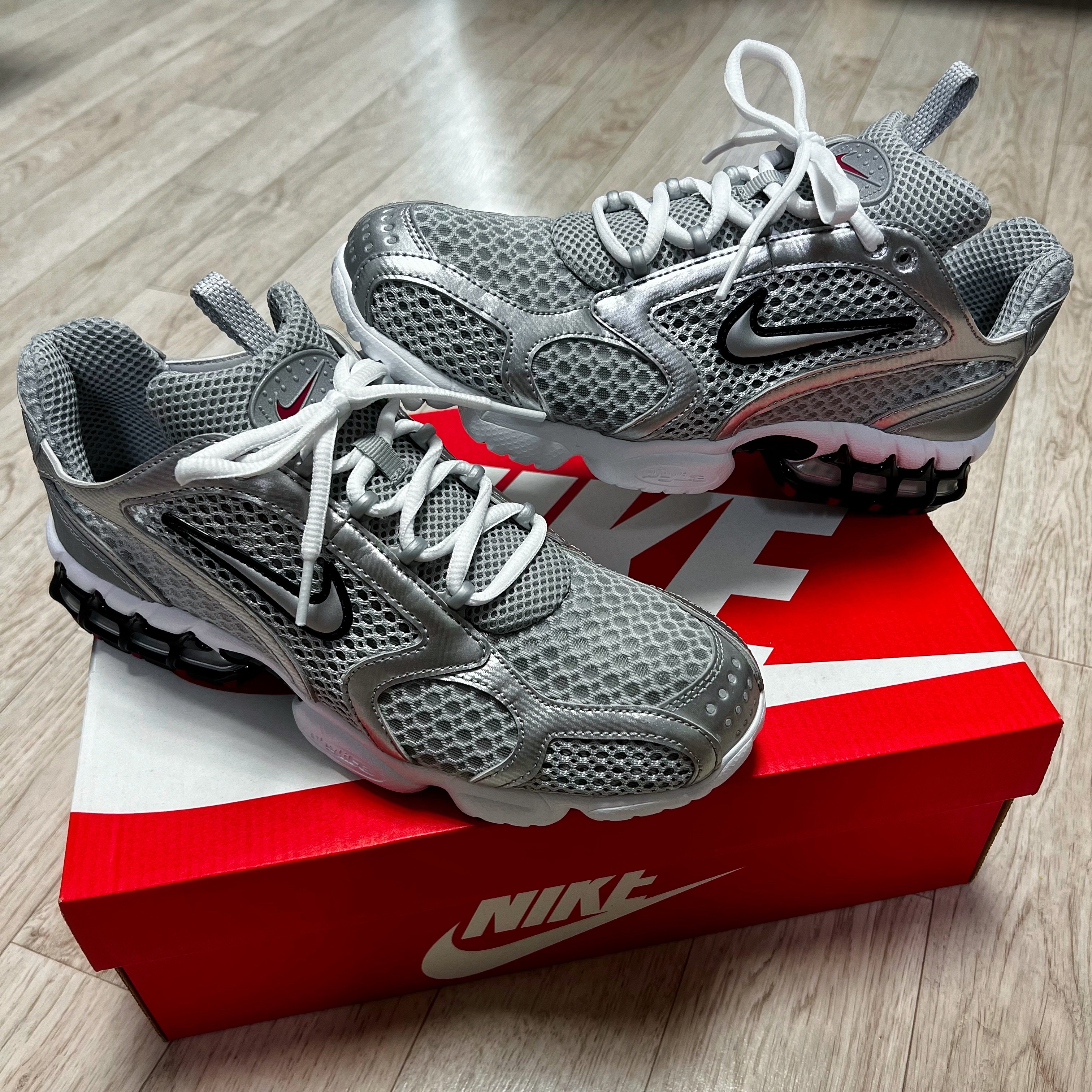 Nike Air Zoom Spiridon Cage 2 Metallic Silver 착용 스타일