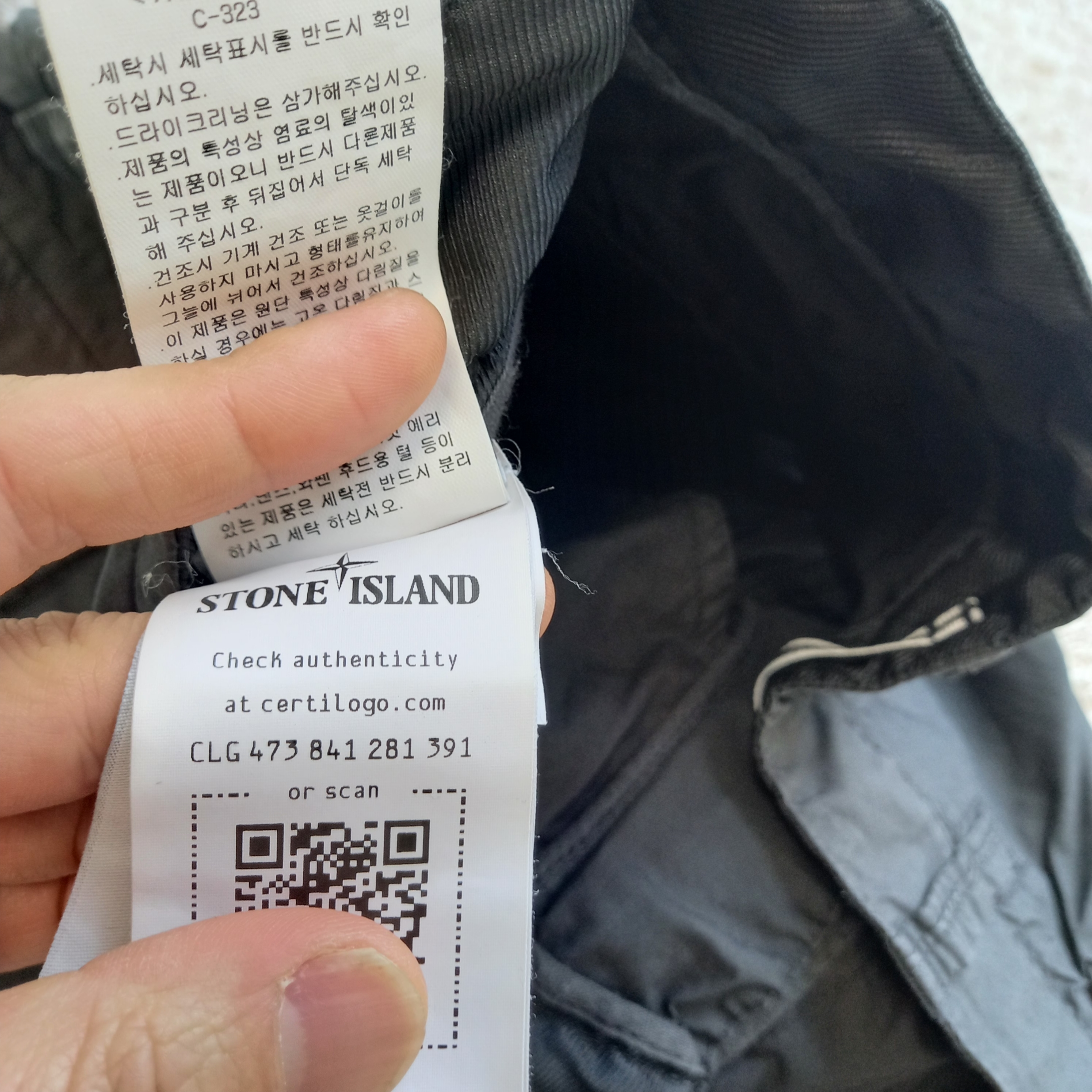 Stone Island L0803 Stretch Cotton Tela Paracadute Garment Dyed Cargo Bermuda Shorts Black - 22SS 착용 스타일 - 5