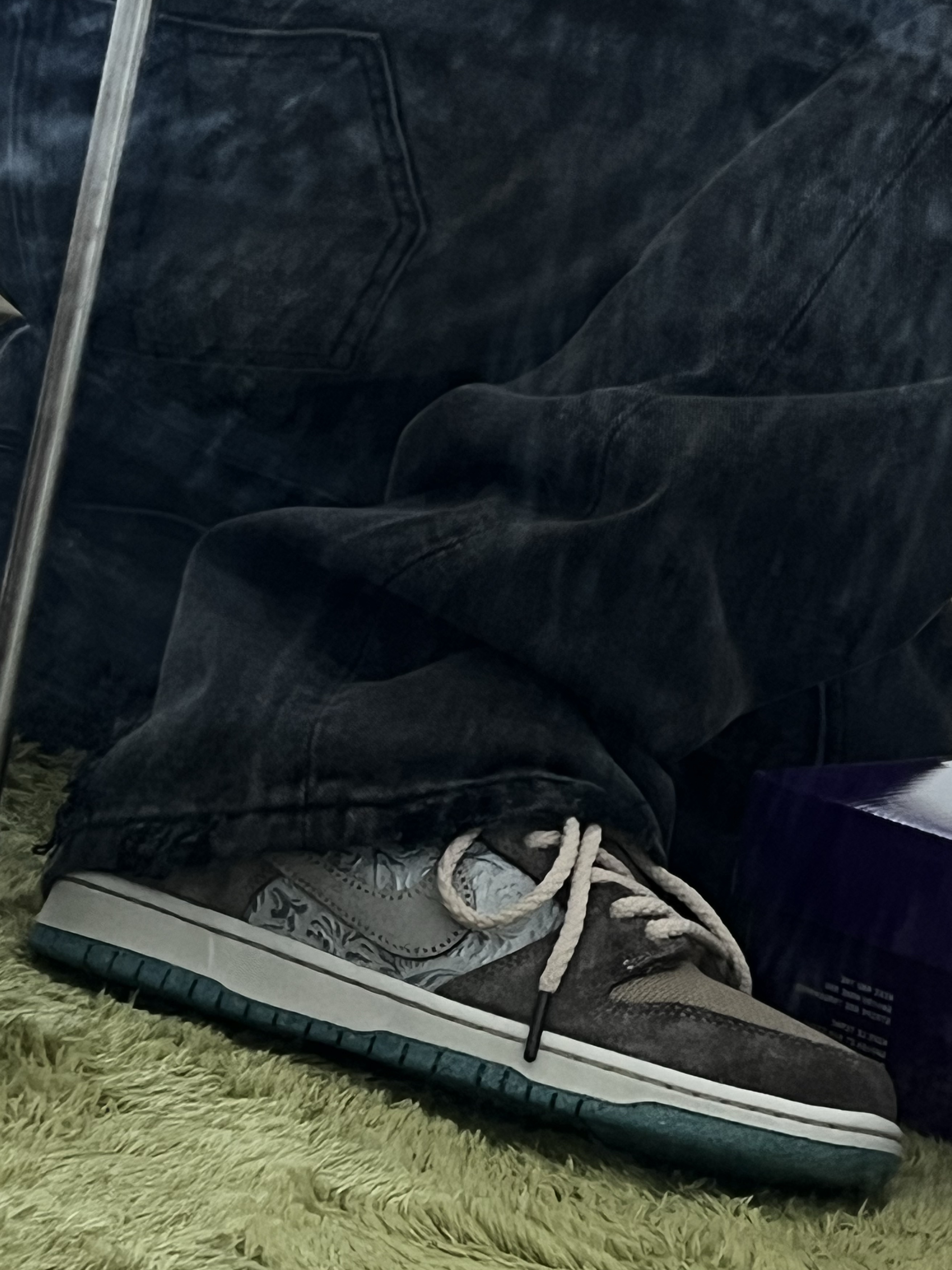 Nike SB Dunk Low Pro Big Money Saving 착용 스타일 - 2