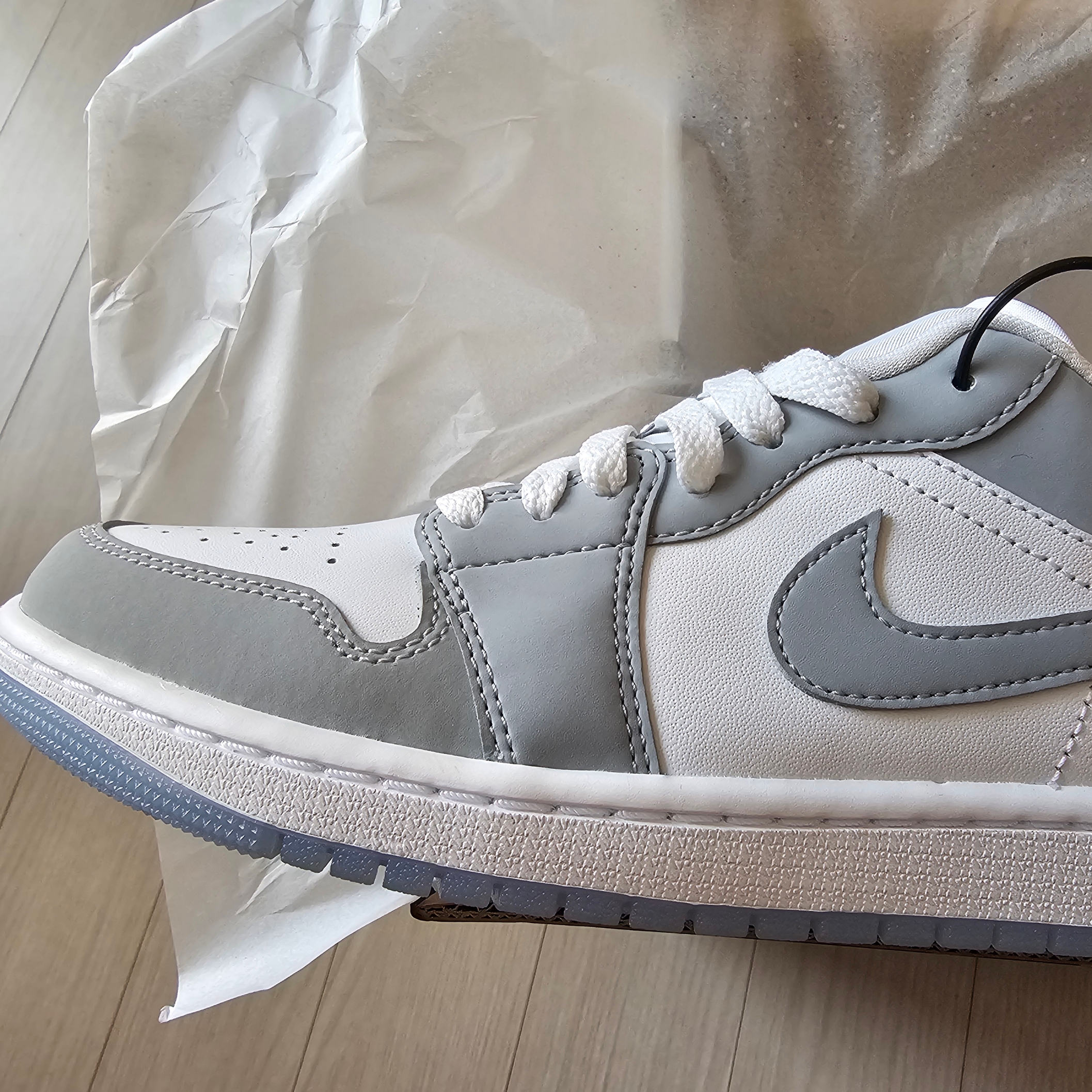 (W) Jordan 1 Low White Wolf Grey 착용 스타일 - 5