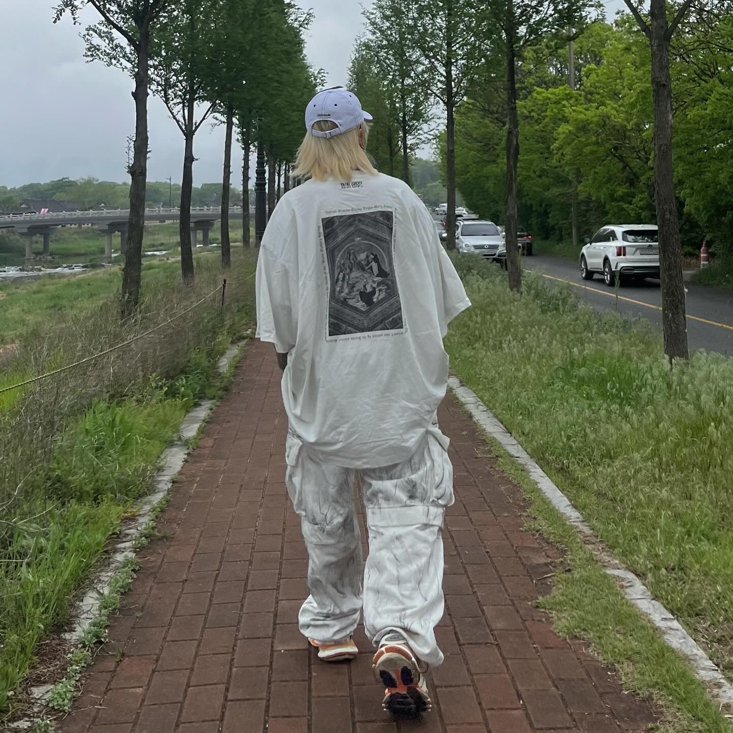 Balenciaga Track Sneakers White Orange 2019 착용 스타일 - 3