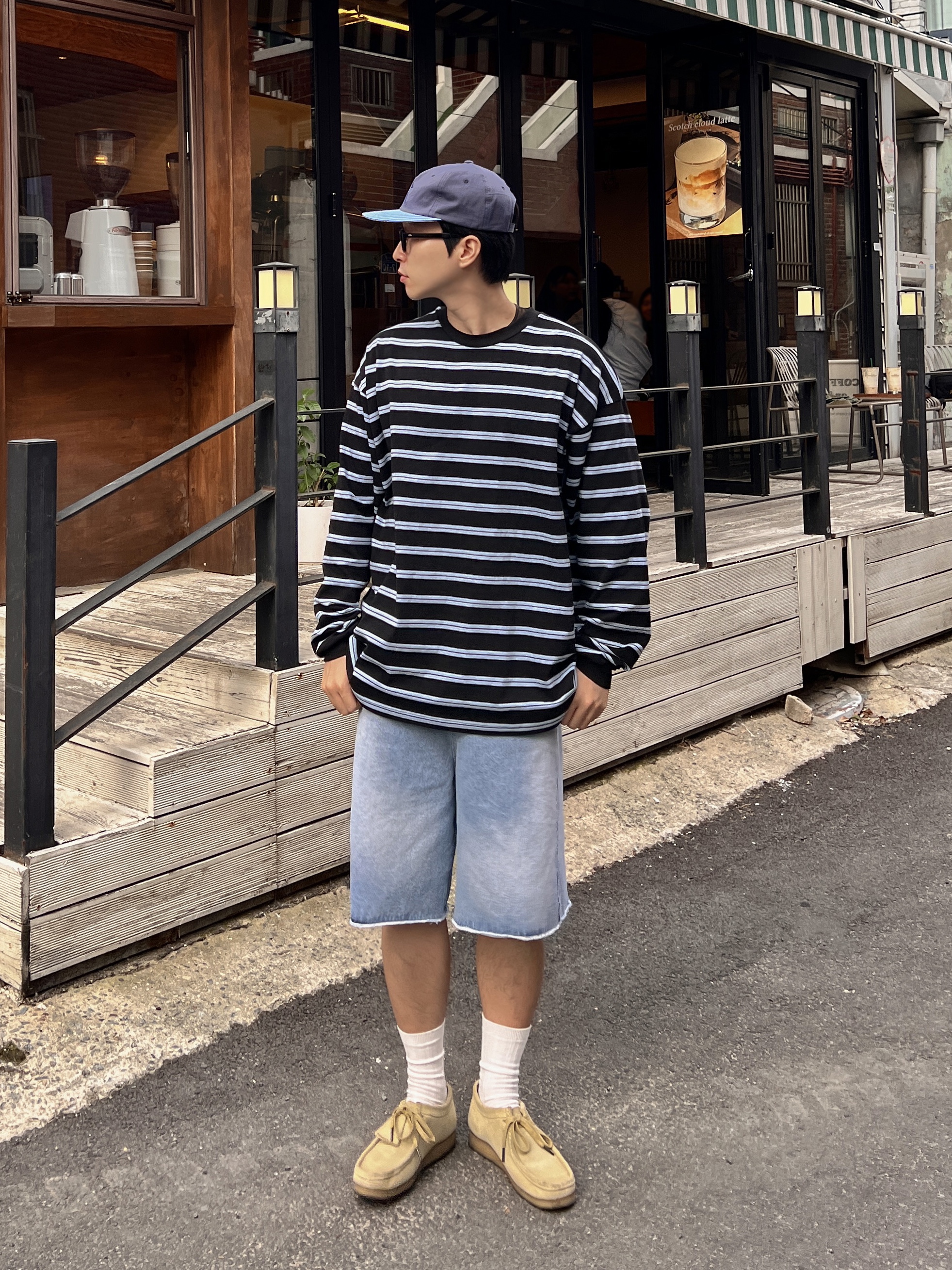 Clarks Wallabee Maple Suede 착용 스타일 - 2