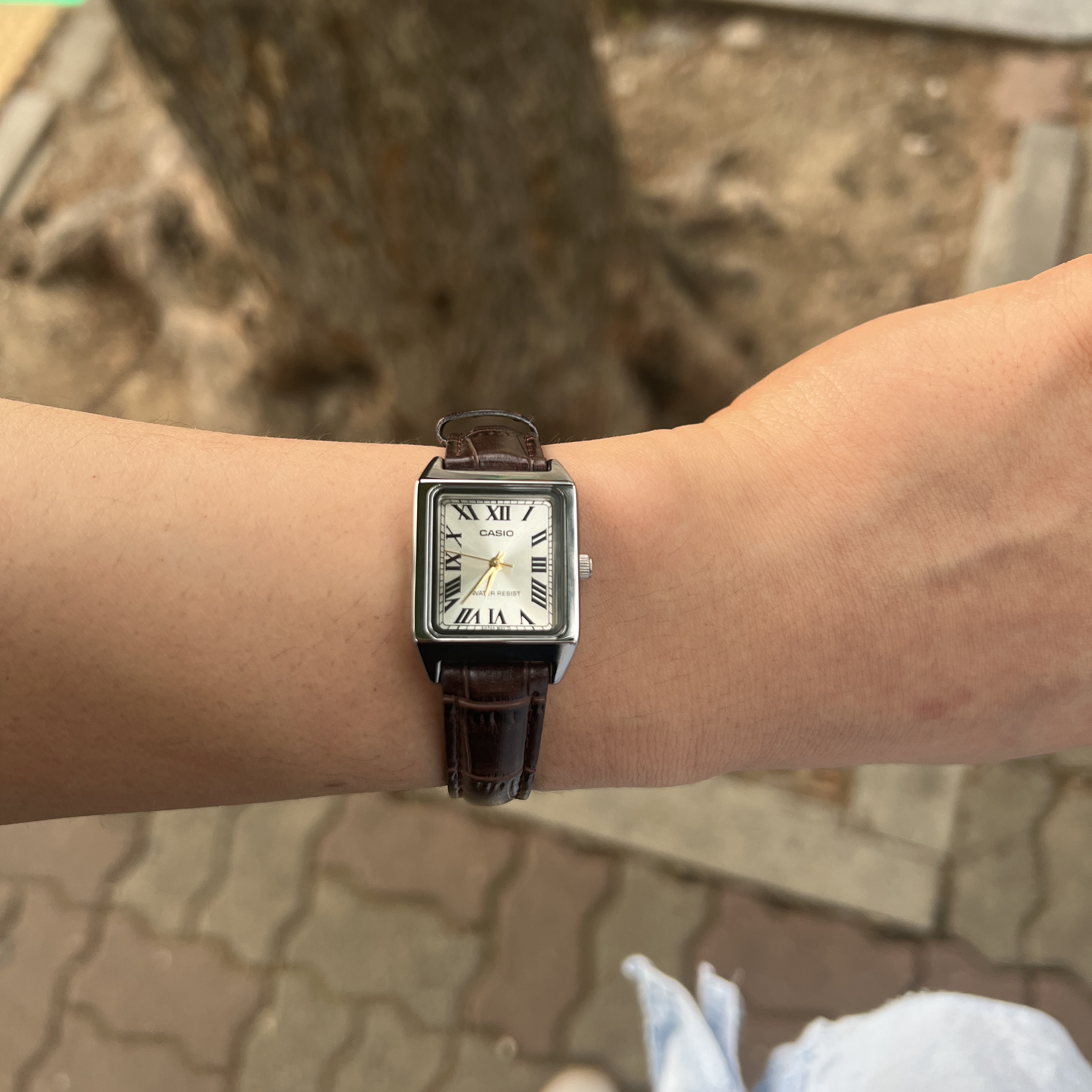 Casio LTP-V007L-9B 착용 스타일