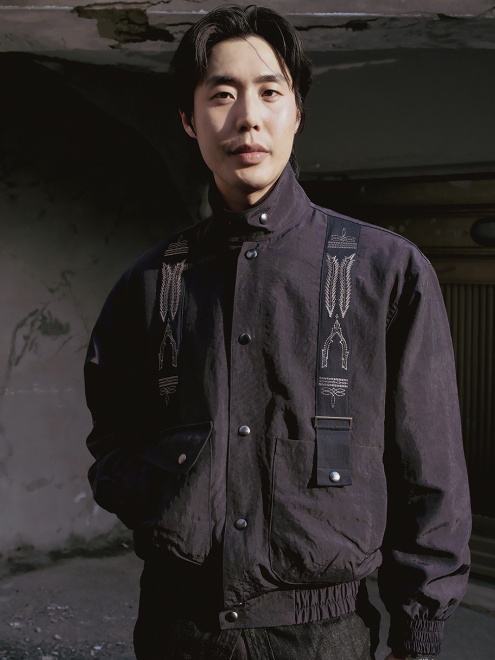 Karactor Heritage Nylon Work Jacket Dark Navy 착용 스타일