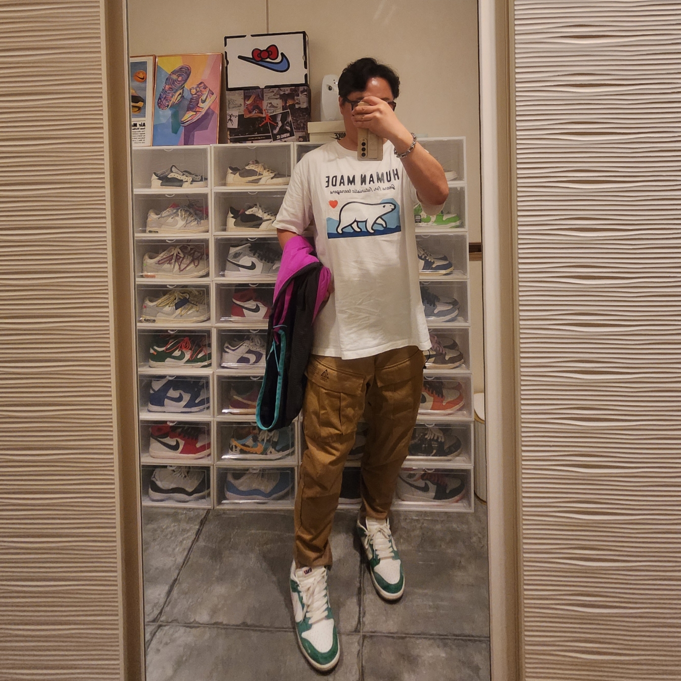 Nike x Kasina Dunk Low Road Sign - Kasina Exclusive, Human Made Graphic T-Shirt White 착용 스타일