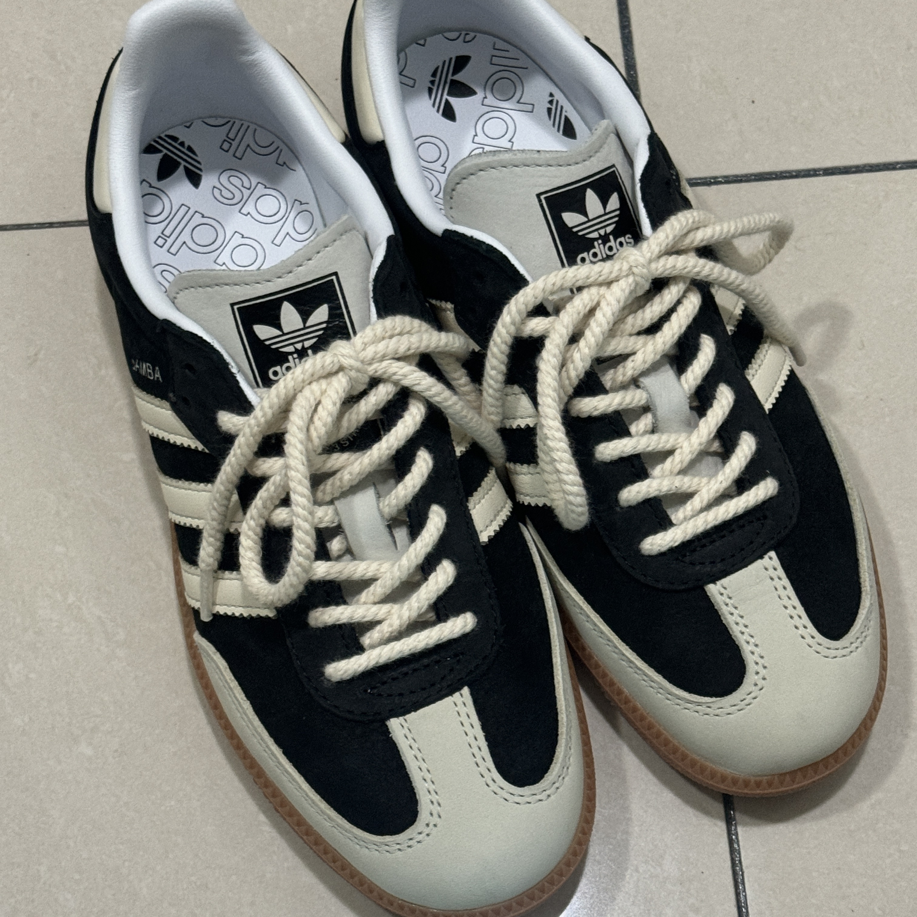 (W) Adidas Samba OG Core Black Wonder White 착용 스타일 - 4