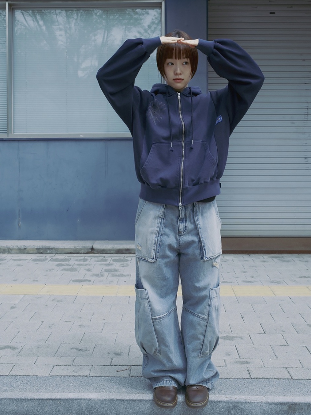 Karactor Garment Dyed Hooded Zip-Up Pigment Navy 착용 스타일