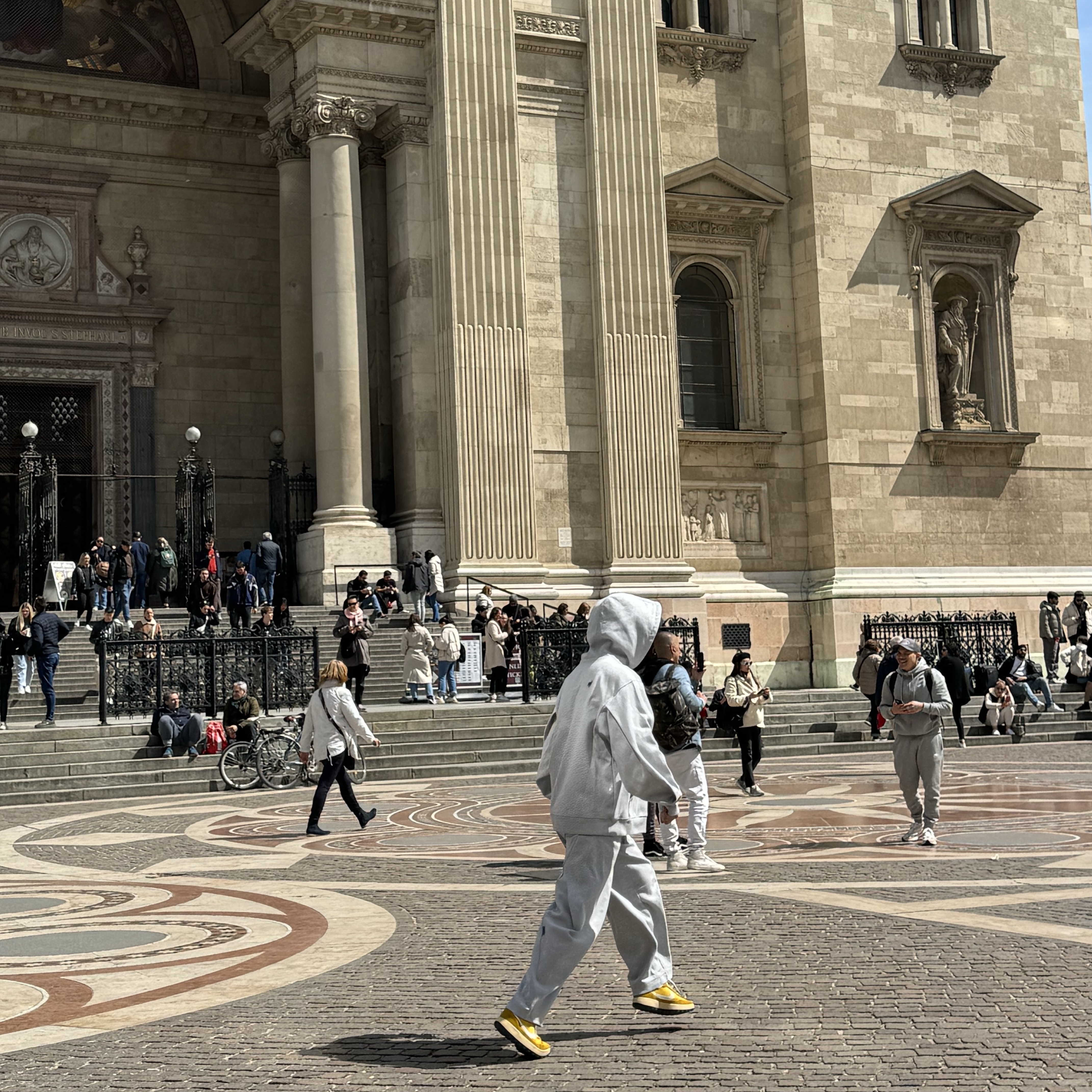 Zara x Ader Error Embroidery Hooded Sweatshirt Grey, Zara x Ader Error Jogger Pants Grey 착용 스타일 - 2
