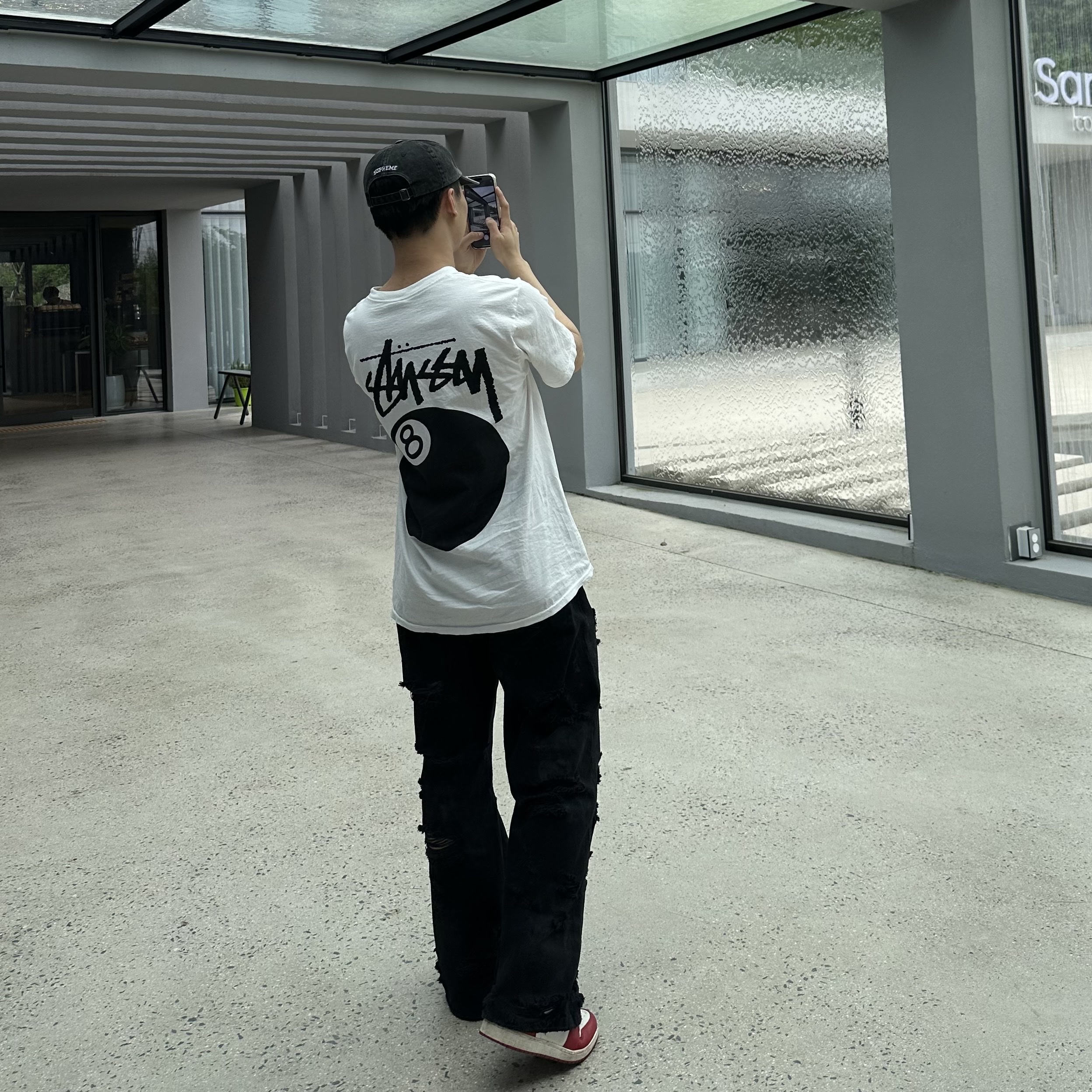 Jordan 1 Retro High OG Chicago 2022, Stussy x Levi's Embossed Trucker Jacket Indigo 착용 스타일 - 5