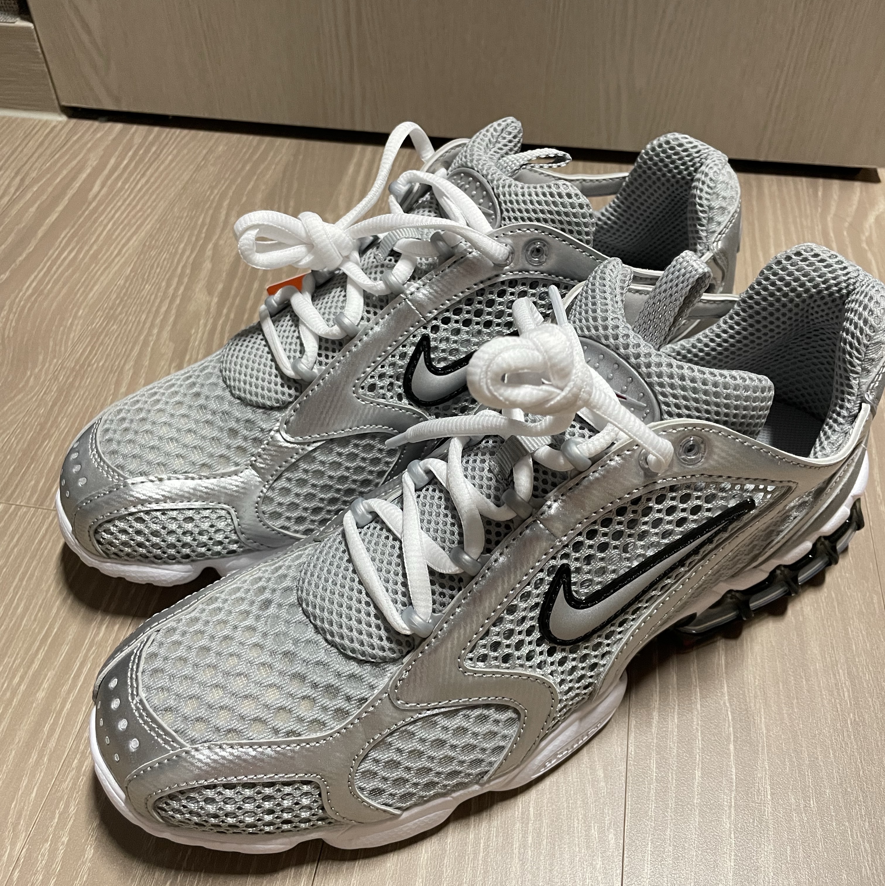 Nike Air Zoom Spiridon Cage 2 Metallic Silver 착용 스타일 - 1