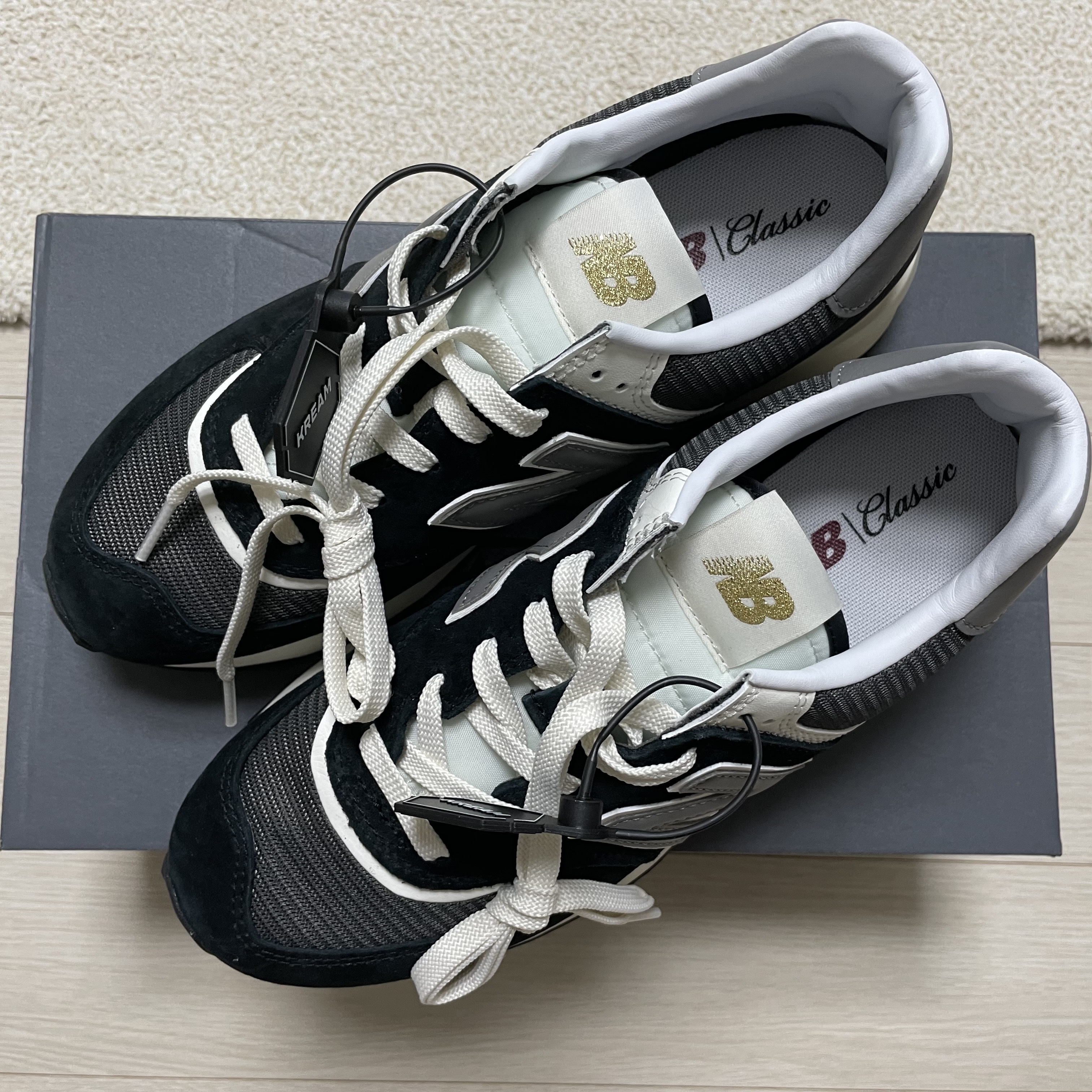 New Balance 574 Legacy Black 착용 스타일 - 1