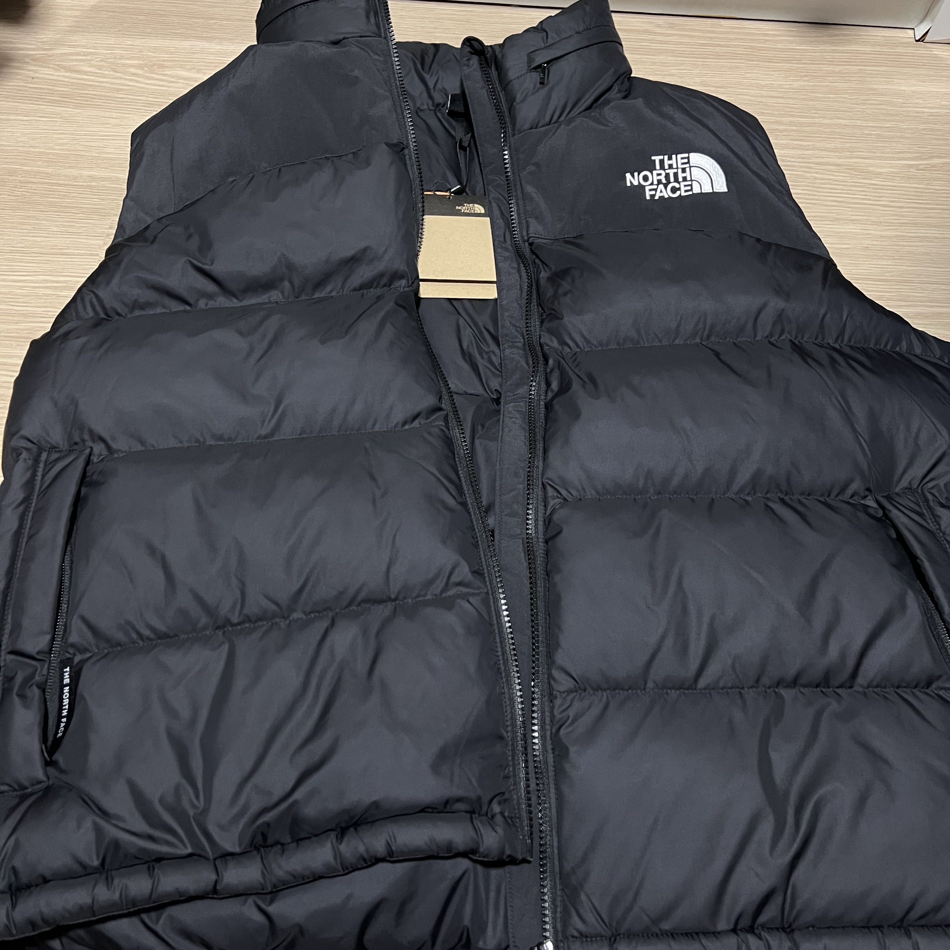 The North Face New Puffy Vest Black 착용 스타일