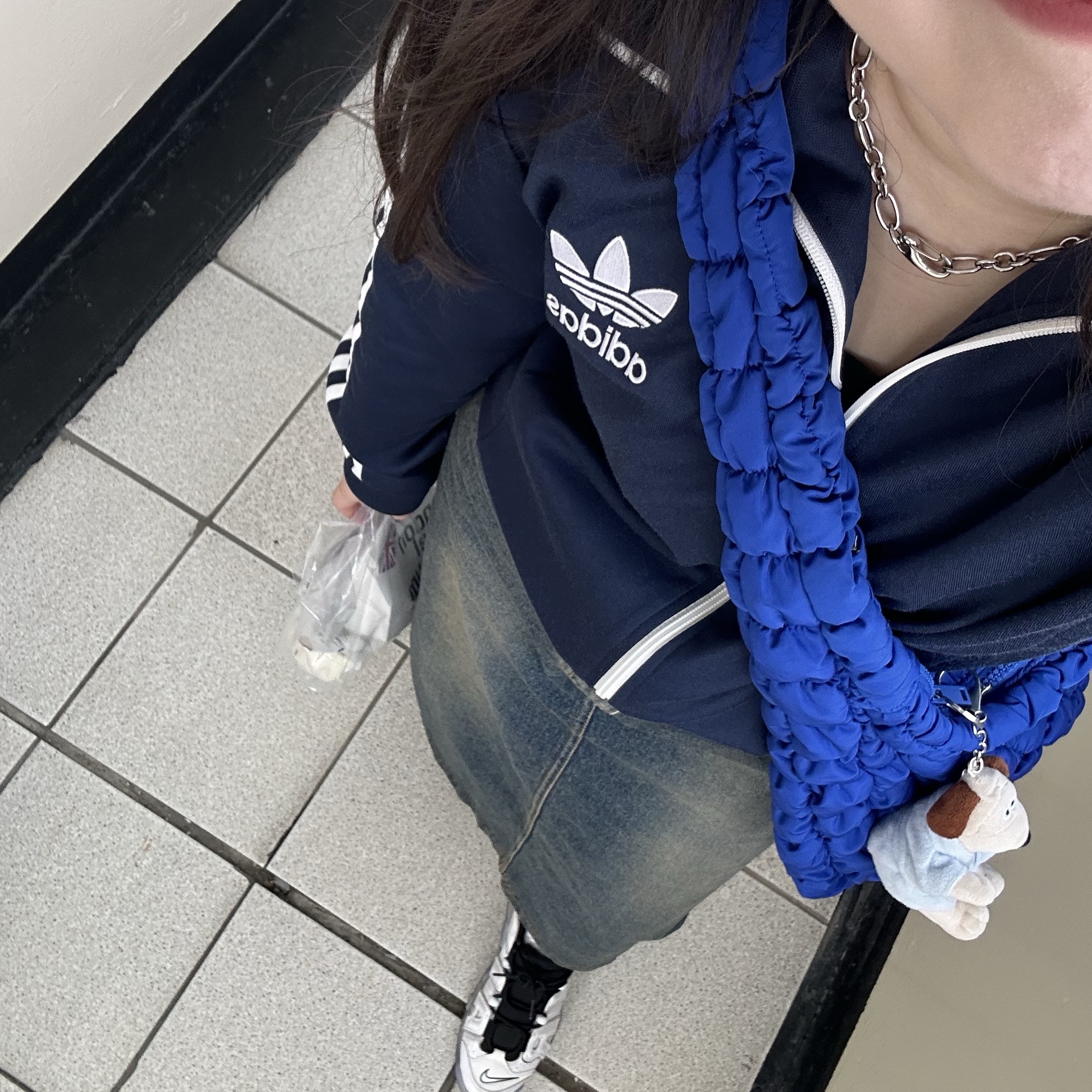 Adidas Adicolor Classic Beckenbauer Track Jacket Night Indigo - KR Sizing, COS Quilted Oversized Shoulder Bag Blue 착용 스타일