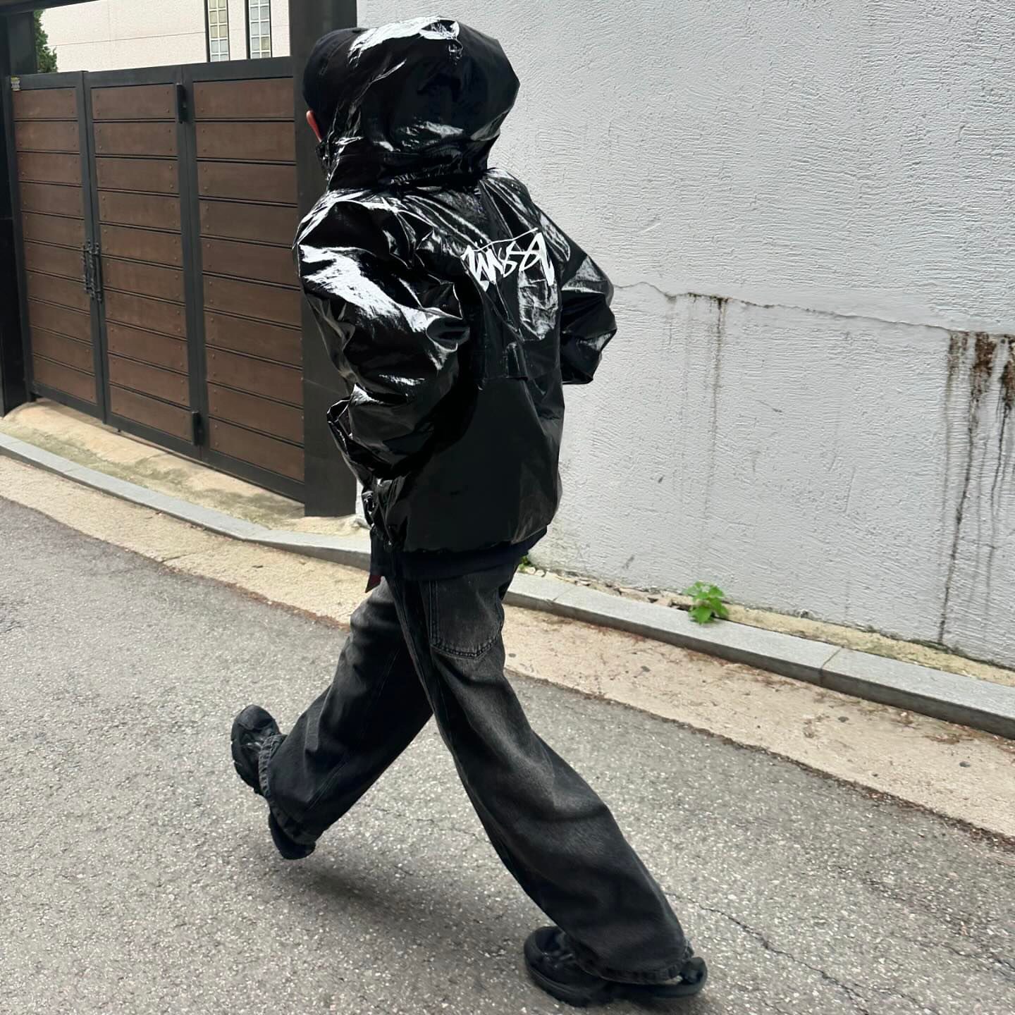 Stussy Beach Shell Coated Ripstop Black, Balenciaga X-Pander Sneakers Black 착용 스타일 - 1