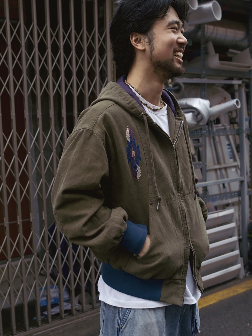Karactor Ortega Work Hooded Zip Up Khaki 착용 스타일