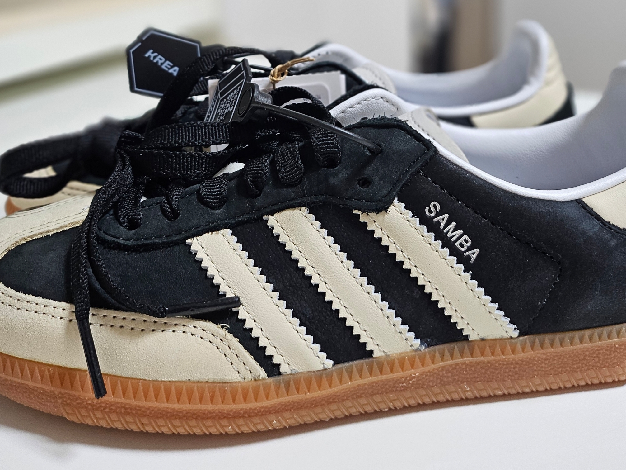 (W) Adidas Samba OG Core Black Wonder White 착용 스타일