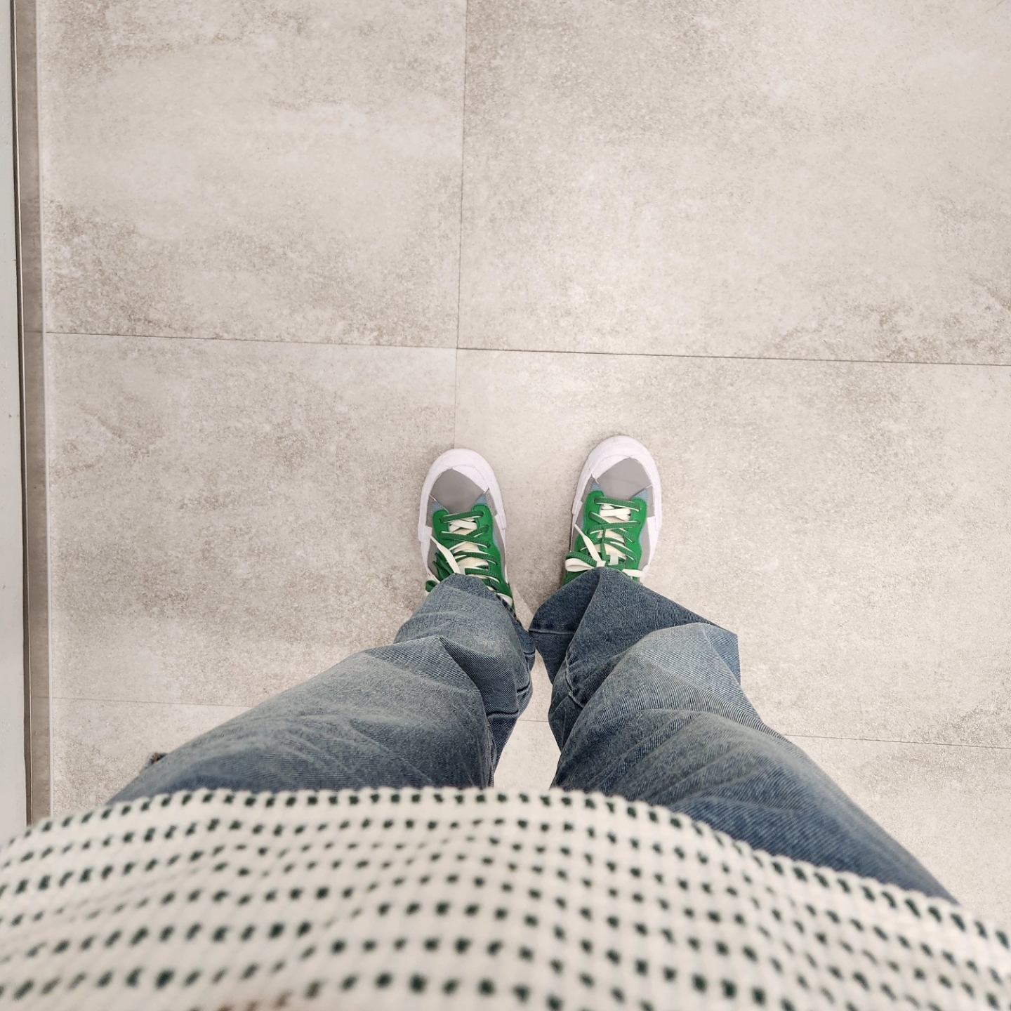 Nike x Sacai Blazer Low Classic Green 착용 스타일 - 2