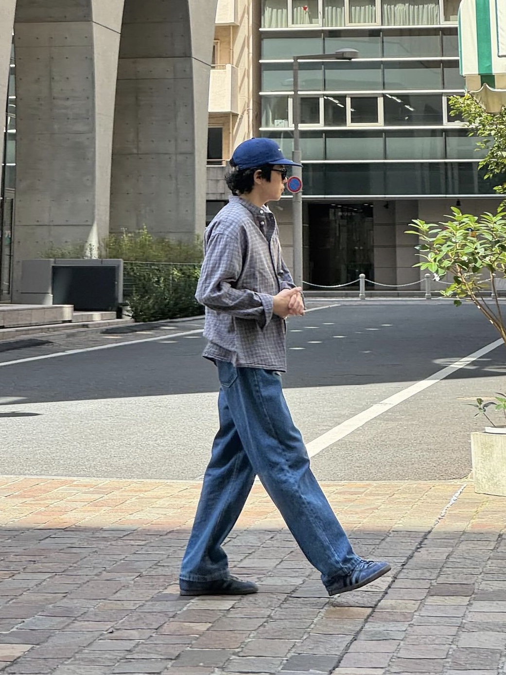 Pop Trading Company Flexfoam Sixpanel Hat Navy Snapdragon 착용 스타일 - 7
