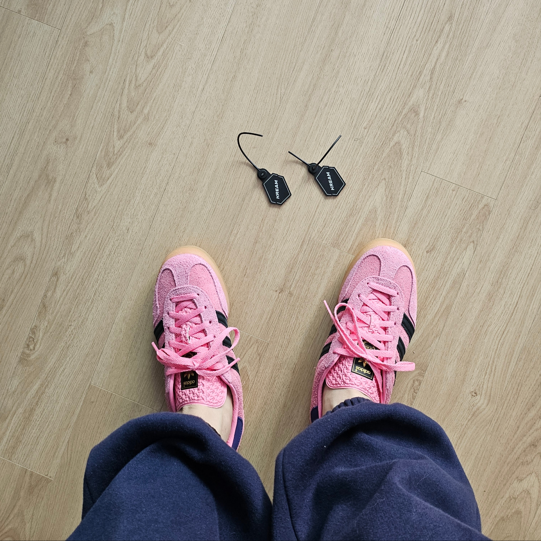 (W) Adidas Gazelle Indoor Bliss Pink 착용 스타일