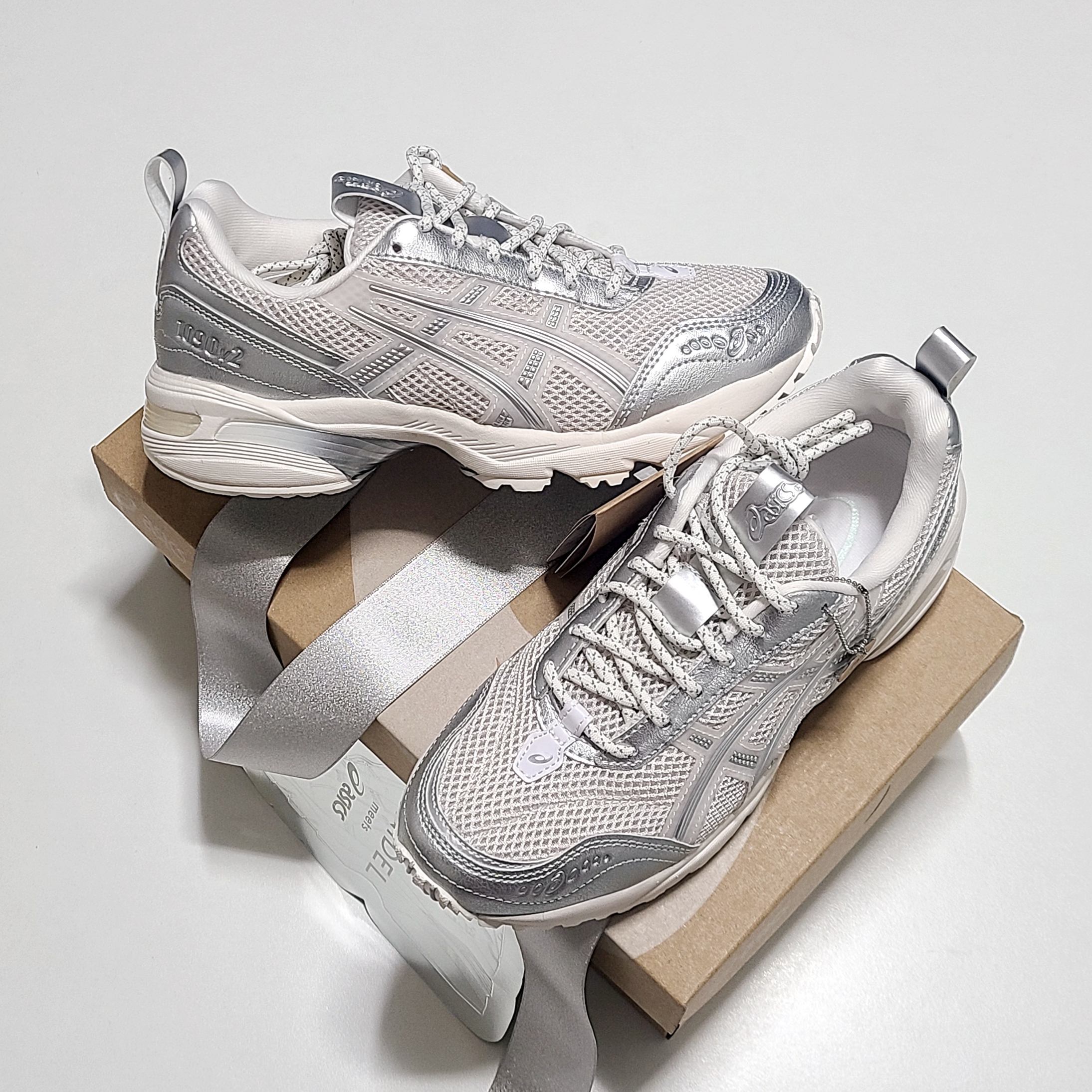 (W) Asics x Snidel Gel-1090 V2 Silver 착용 스타일
