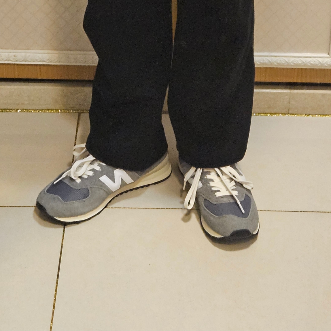 New Balance 574 Heritage Gray 착용 스타일