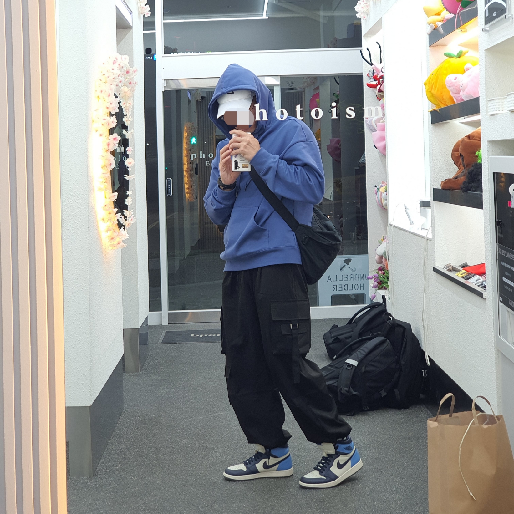 Woowakgood Ovaine Archeta Hoodie Blue, Jordan 1 Retro High Obsidian UNC 착용 스타일