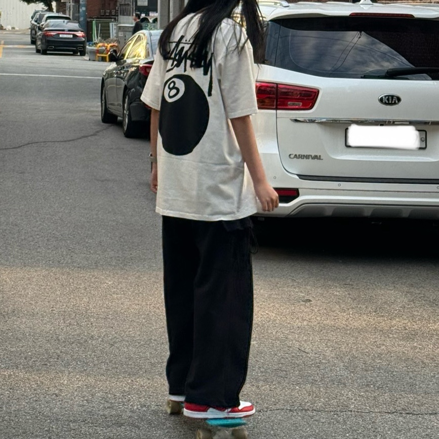 Nike Dunk Low SP White and University Red 2023, Stussy 8 Ball Pigment Dyed T-Shirt Natural 착용 스타일