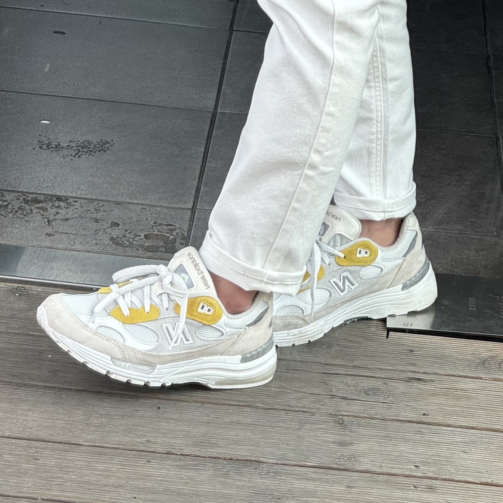 New Balance x Paperboy Paris 992 Made in USA Fried Egg 착용 스타일 - 5