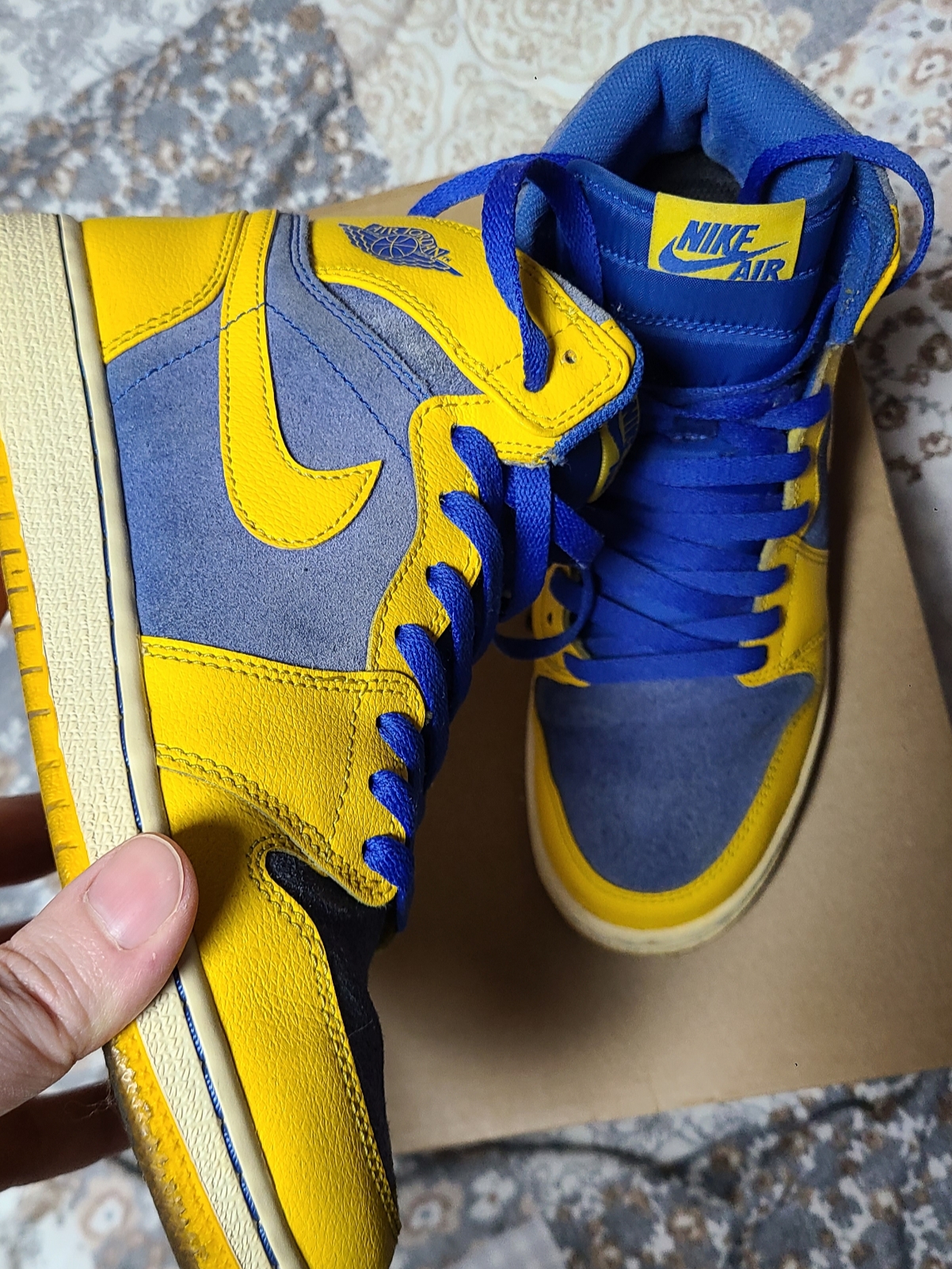 Jordan 1 Retro High OG Laney, (GS) Jordan 1 Retro High OG Laney 착용 스타일 - 2