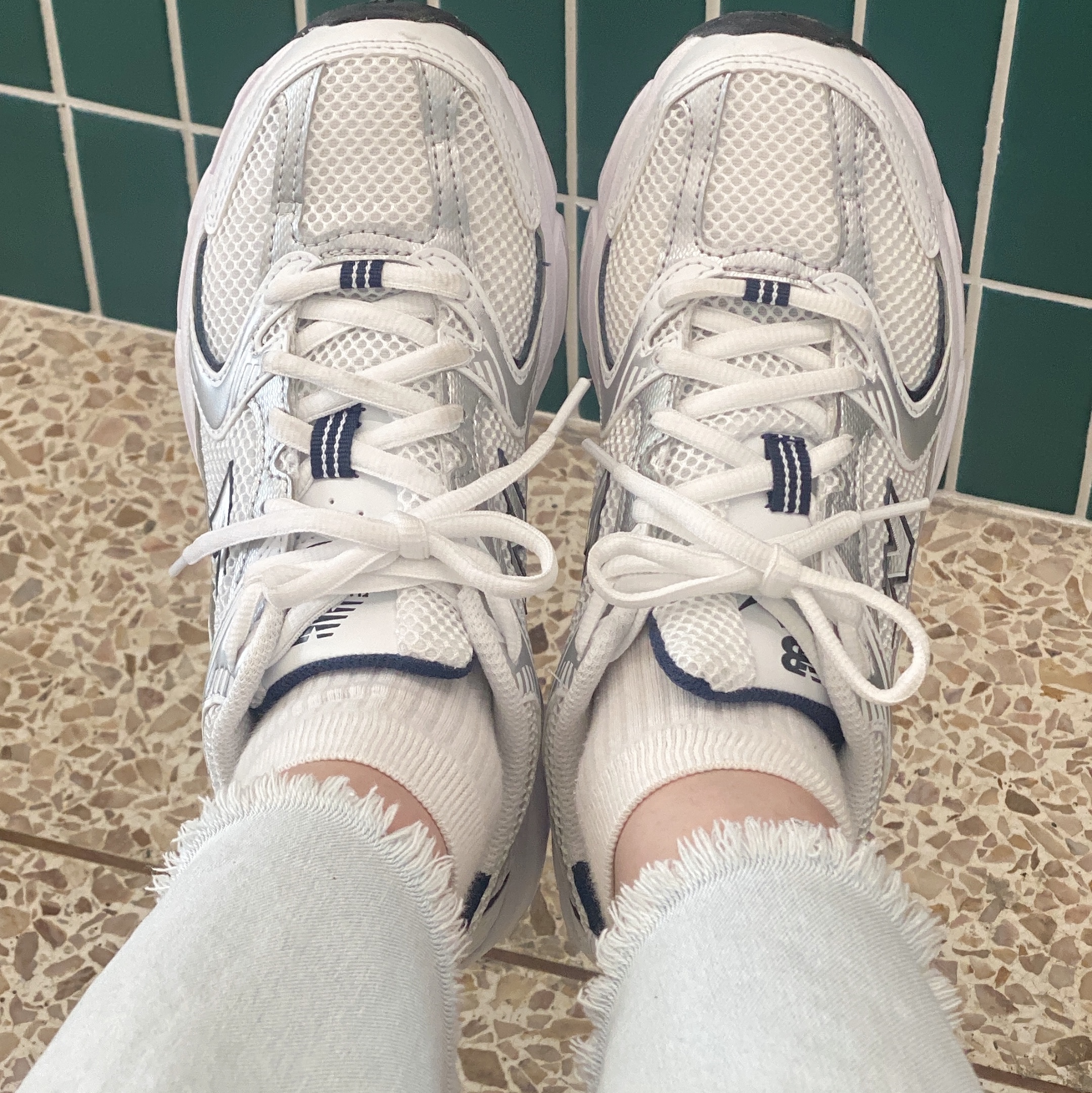 New Balance 530 White 착용 스타일