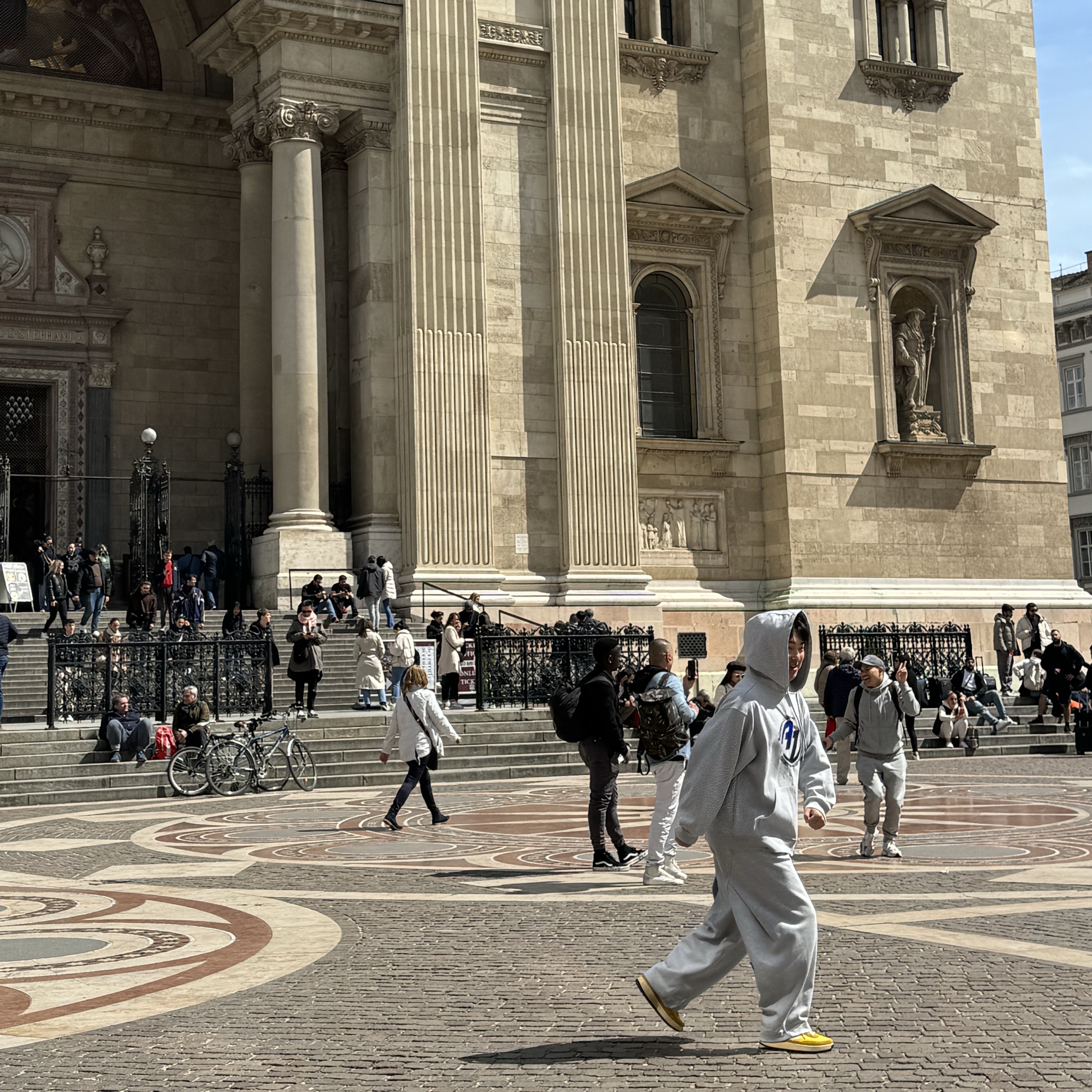 Zara x Ader Error Embroidery Hooded Sweatshirt Grey, Zara x Ader Error Jogger Pants Grey 착용 스타일 - 1