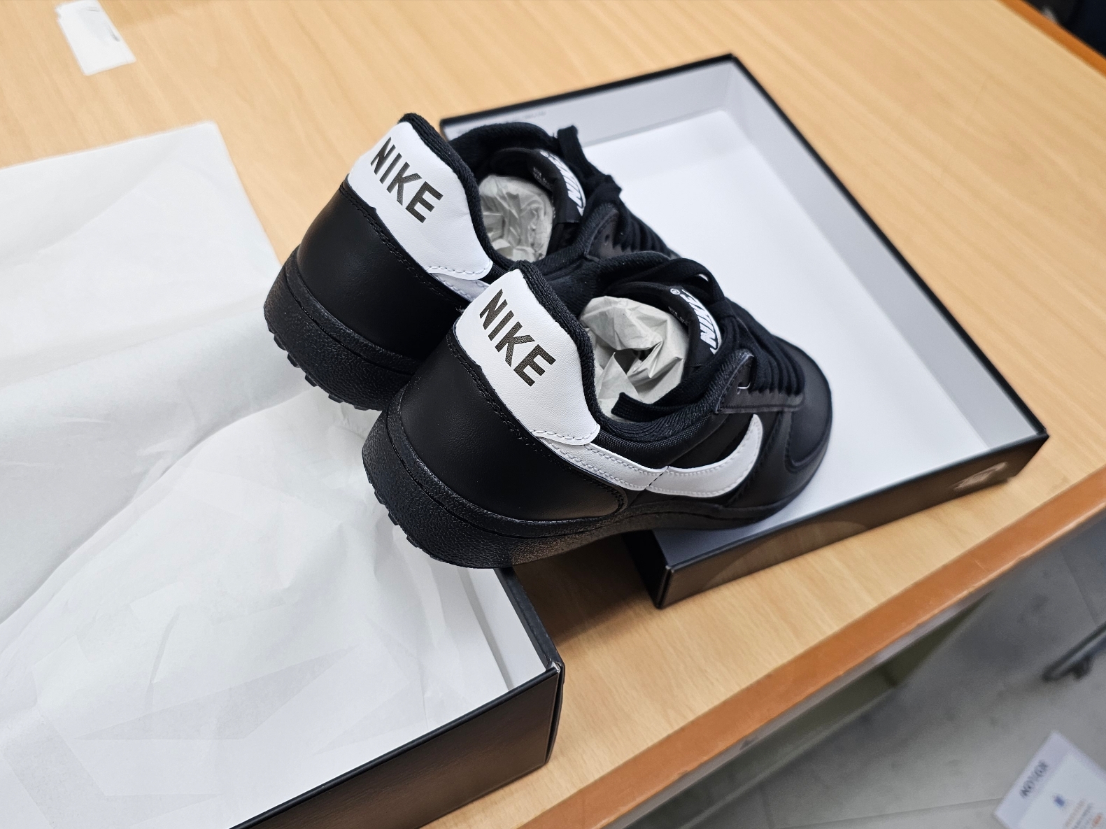 Nike Field General 82 SP Black and White, Nike Air Force 1 '07 Low White 착용 스타일 - 2