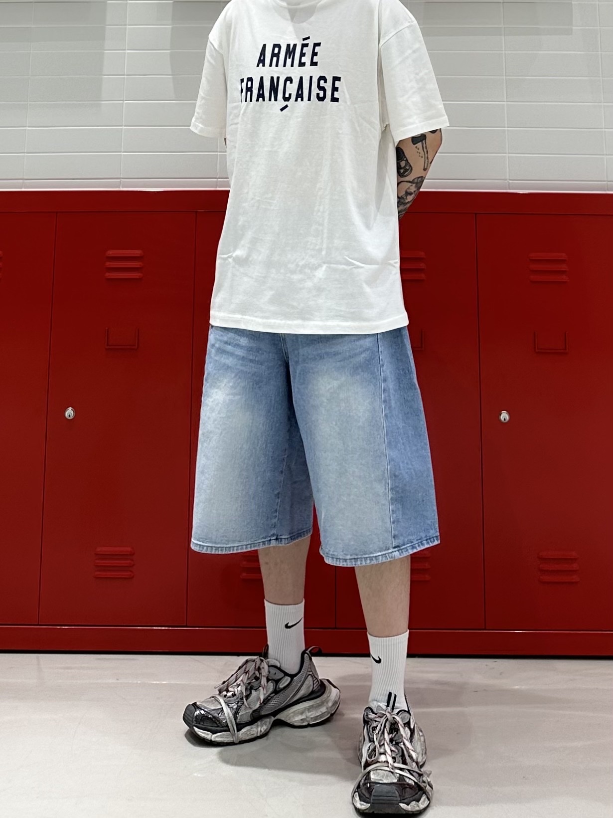 Balenciaga 3XL Sneakers Grey White Red 착용 스타일 - 3