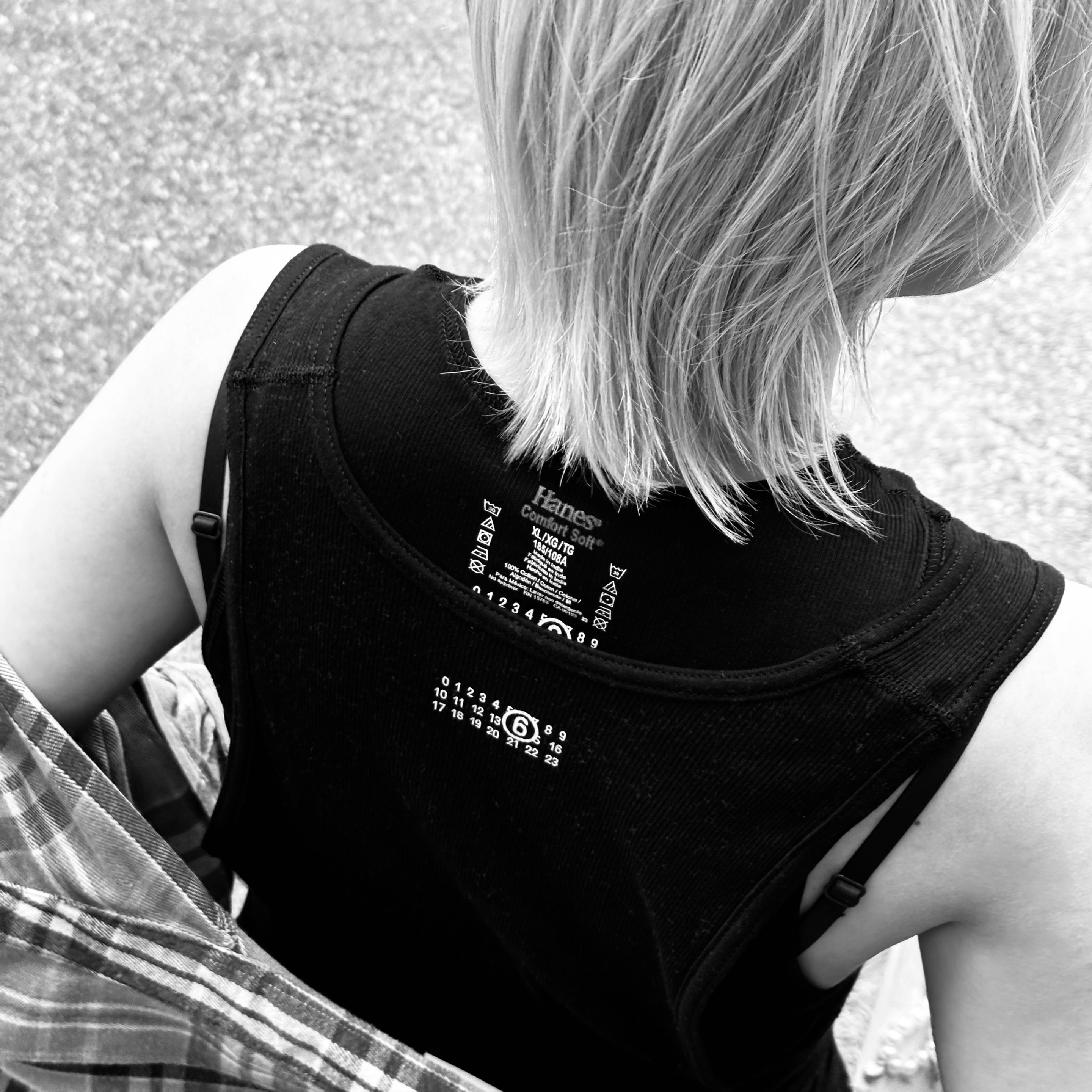 Supreme x MM6 Maison Margiela Hanes Tagless Tank Top Black (1 Pack) - 24SS 착용 스타일