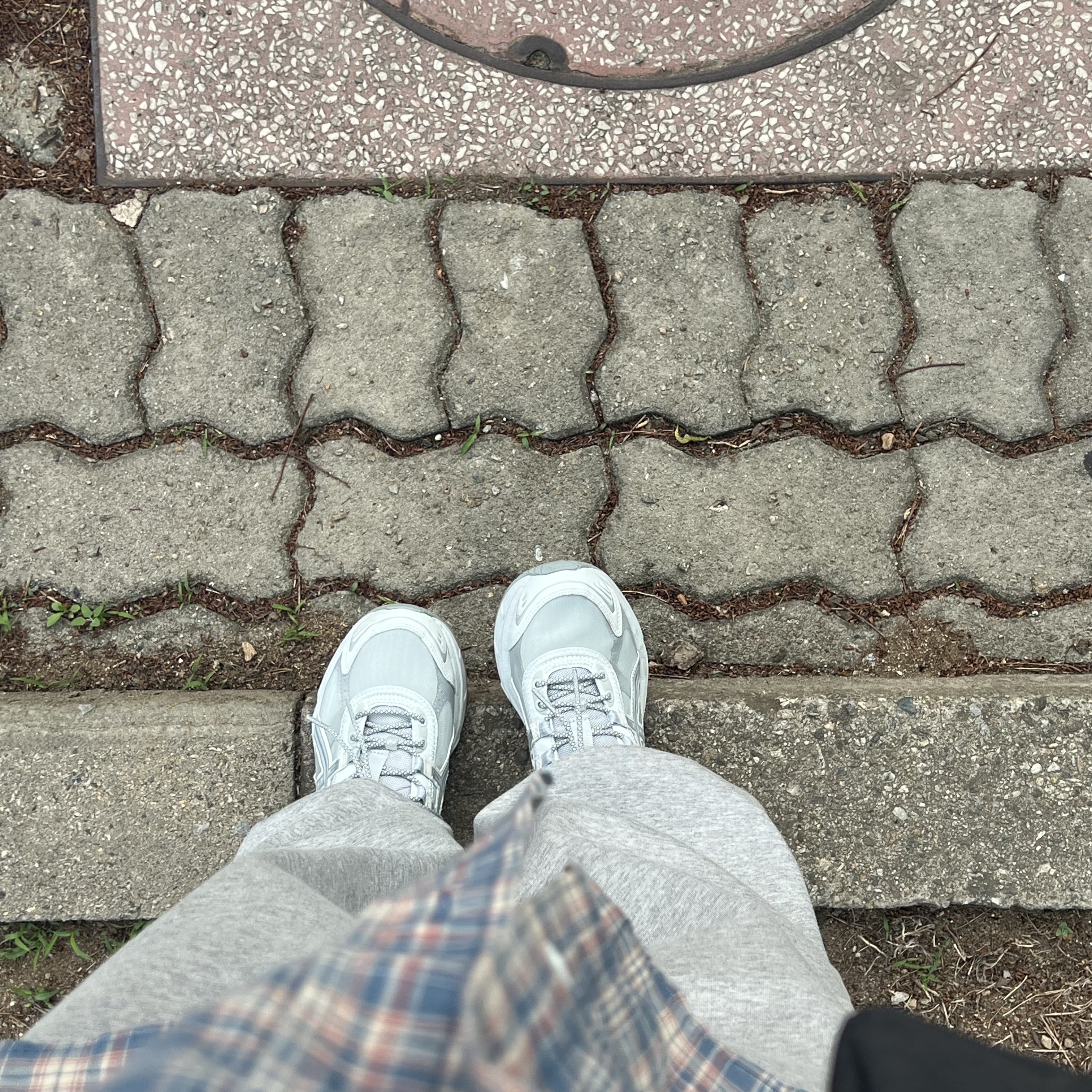 Asics x Atmos x Ojos Gel-1130 RE Glacier Grey Pure Silver 착용 스타일
