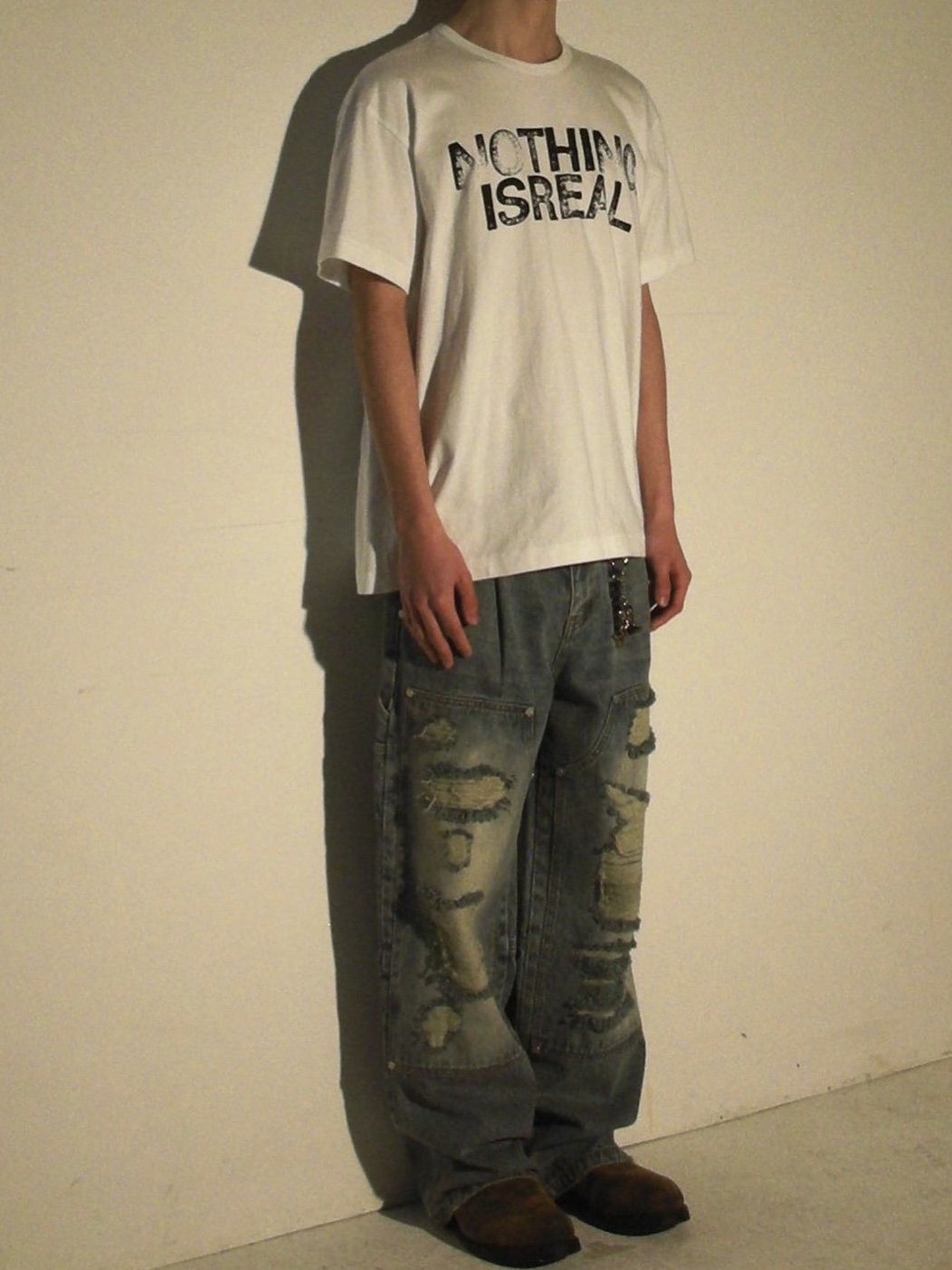 Thevinylhouse Nothing Is Real T-Shirt White 착용 스타일