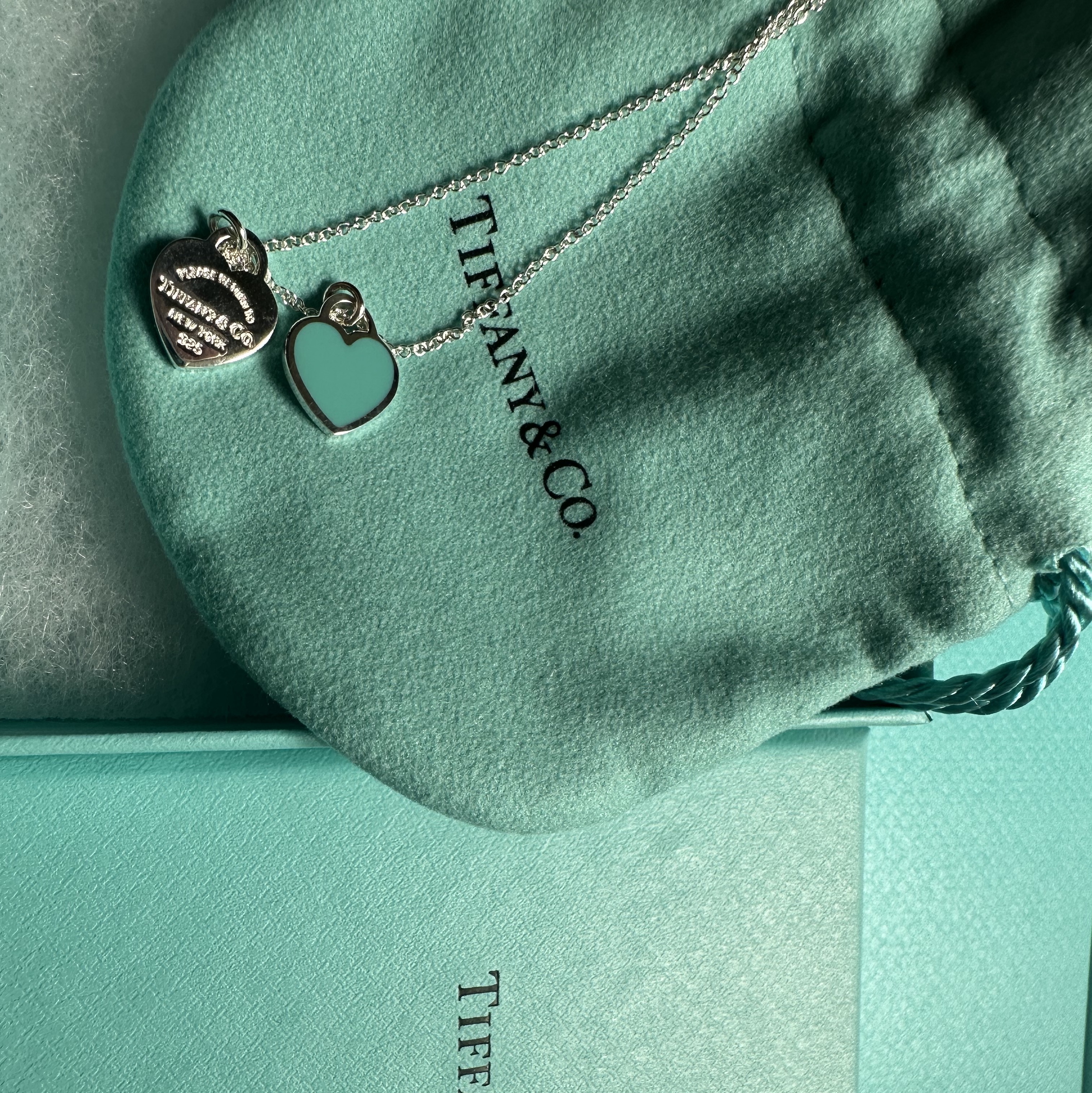 Tiffany & Co. Return To Tiffany Blue Double Heart Tag Pendant Mini Silver 착용 스타일 - 1