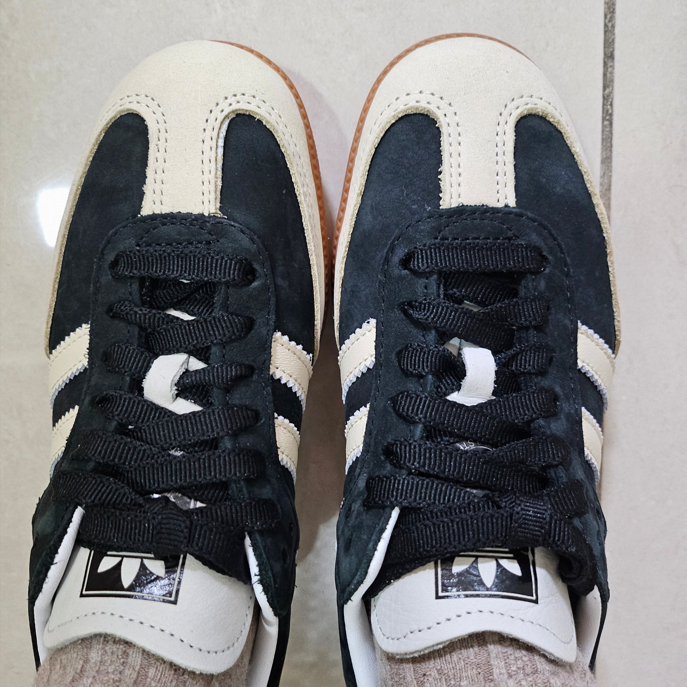(W) Adidas Samba OG Core Black Wonder White 착용 스타일