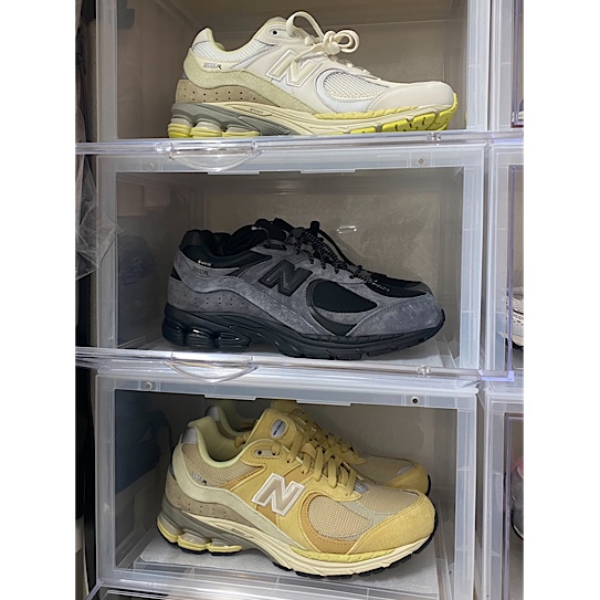 New Balance x Auralee 2002R Yellow Beige, New Balance x Auralee 2002R White 착용 스타일
