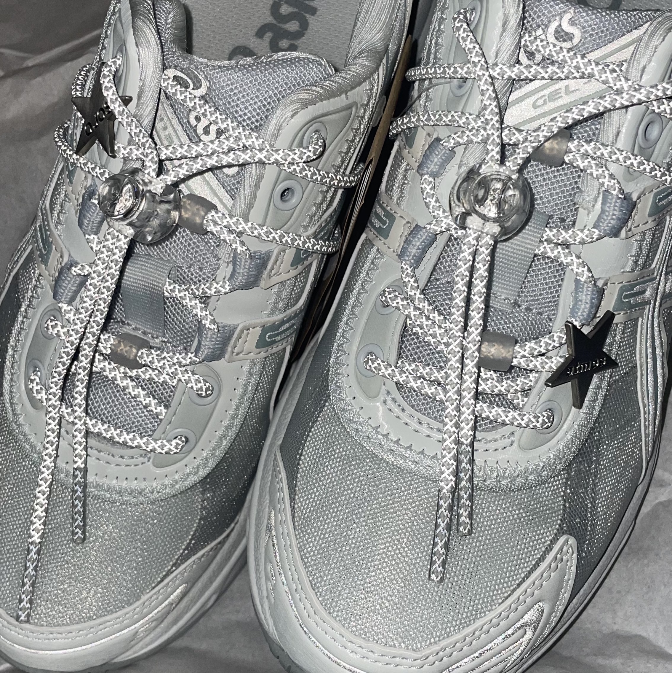 Asics x Atmos x Ojos Gel-1130 RE Glacier Grey Pure Silver 착용 스타일