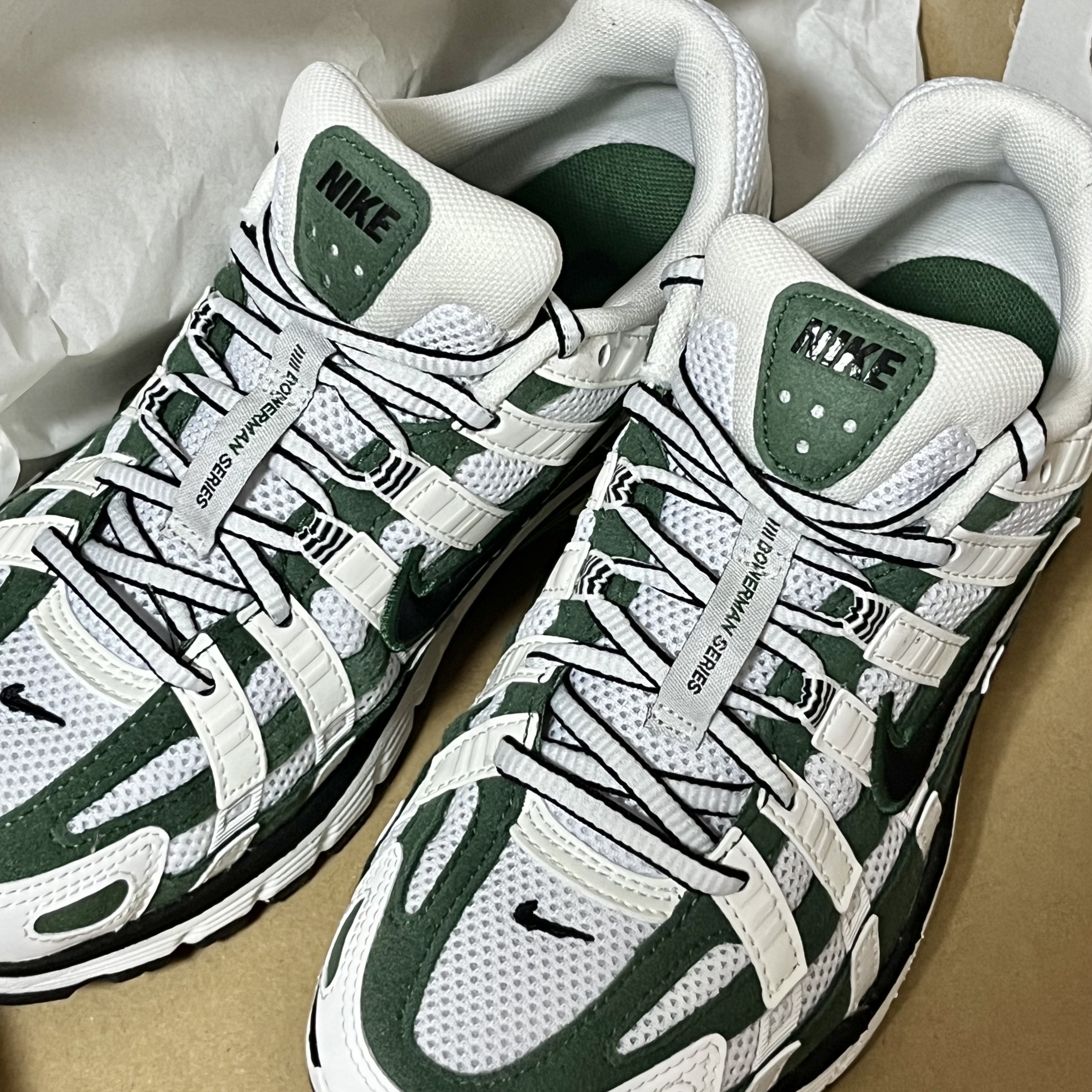 (W) Nike P-6000 Summit White Fir 착용 스타일 - 5