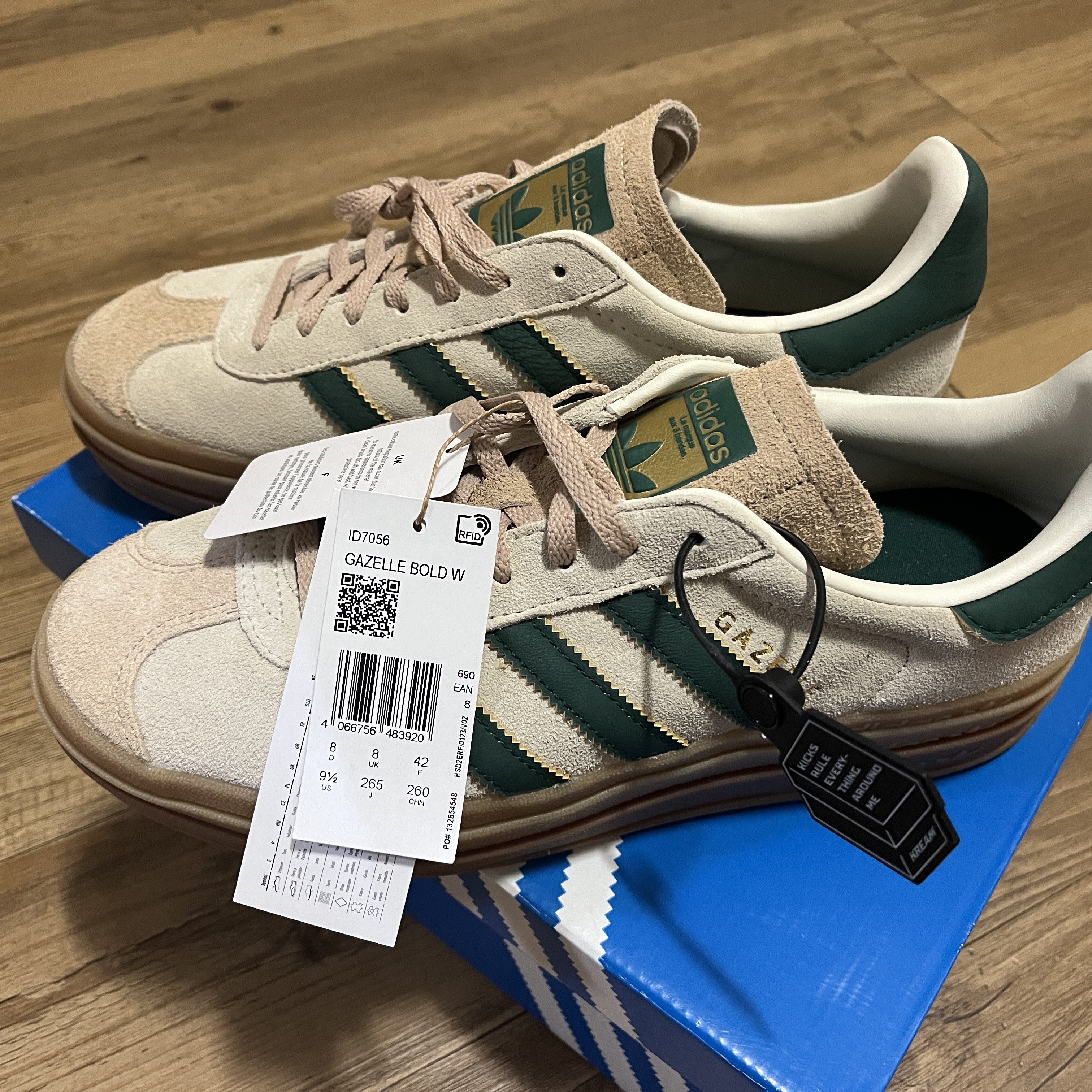 (W) Adidas Gazelle Bold Cream White Collegiate Green 착용 스타일