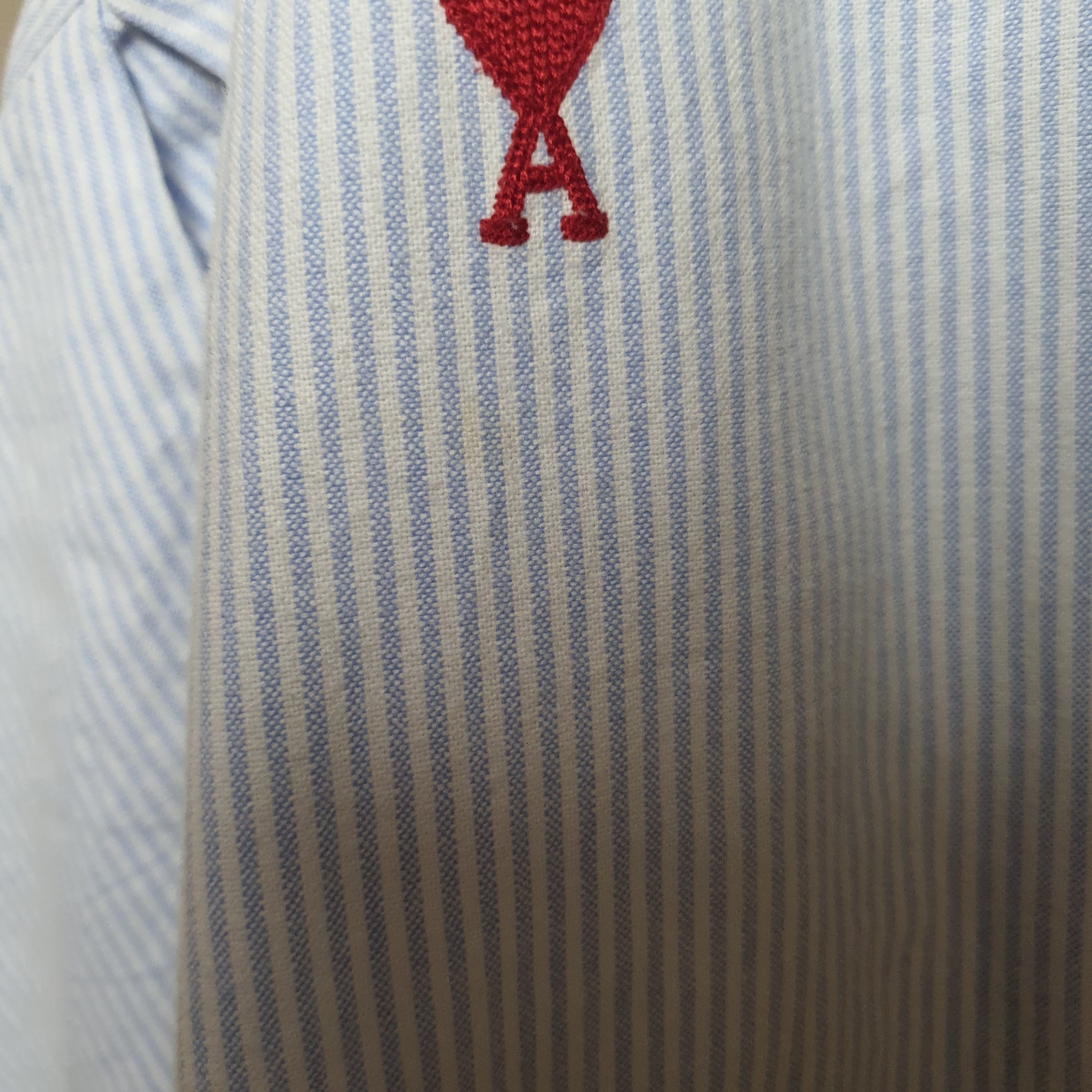 AMI de Coeur Striped Button-Down Shirt Sky Blue Natural White 착용 스타일